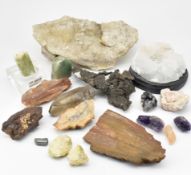 COLLECTION OF MINERAL SPECIMENS