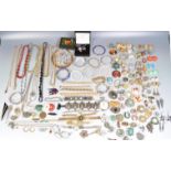 COLLECTION OF VINTAGE COSTUME JEWELLERY