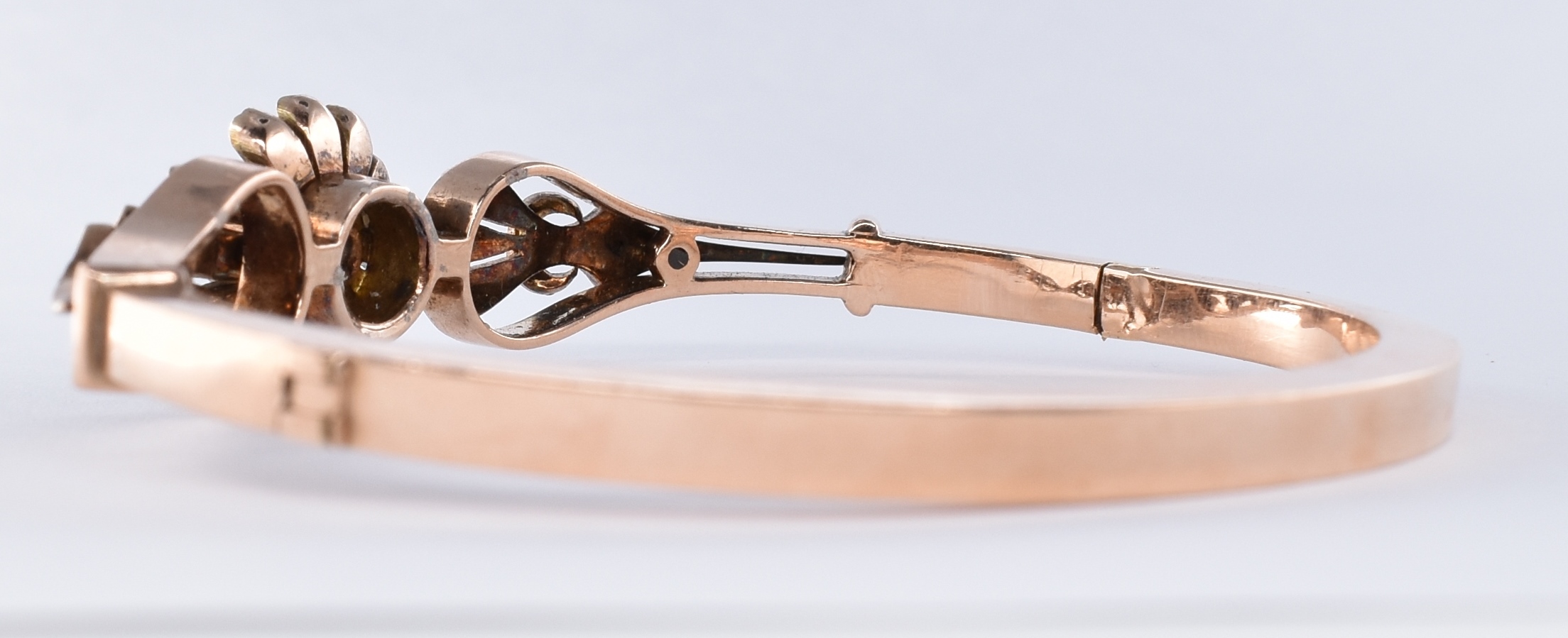 GOLD AND ROSE CUT DIAMOND BANGLE - Image 3 of 6