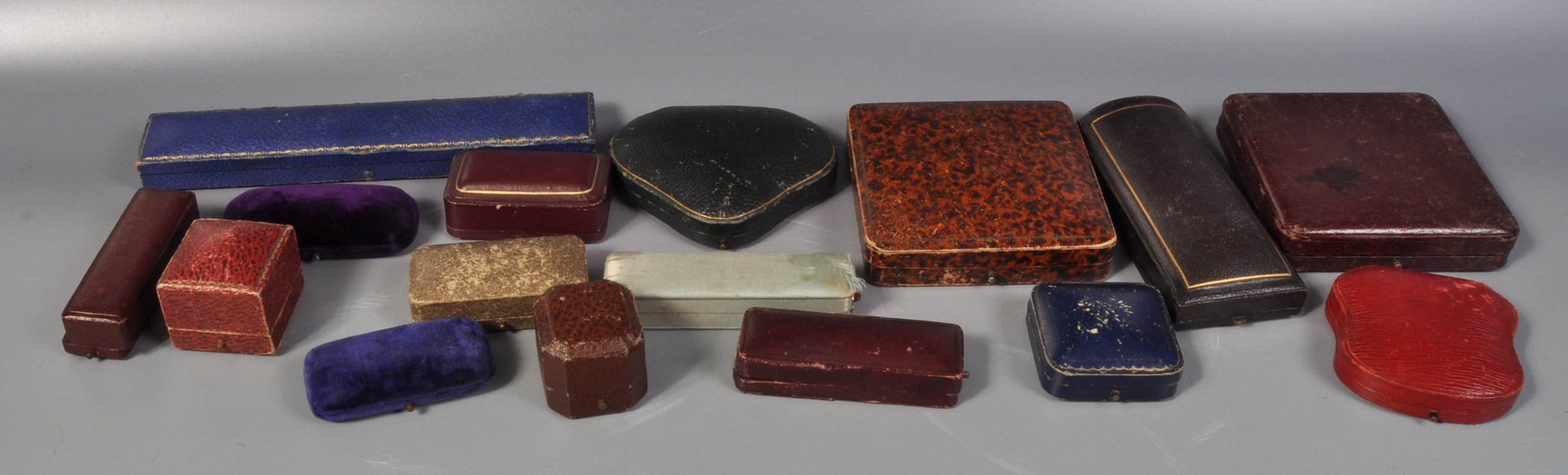 GROUP OF VICTORIAN AND LATER JEWELLERY BOXES - Image 7 of 7