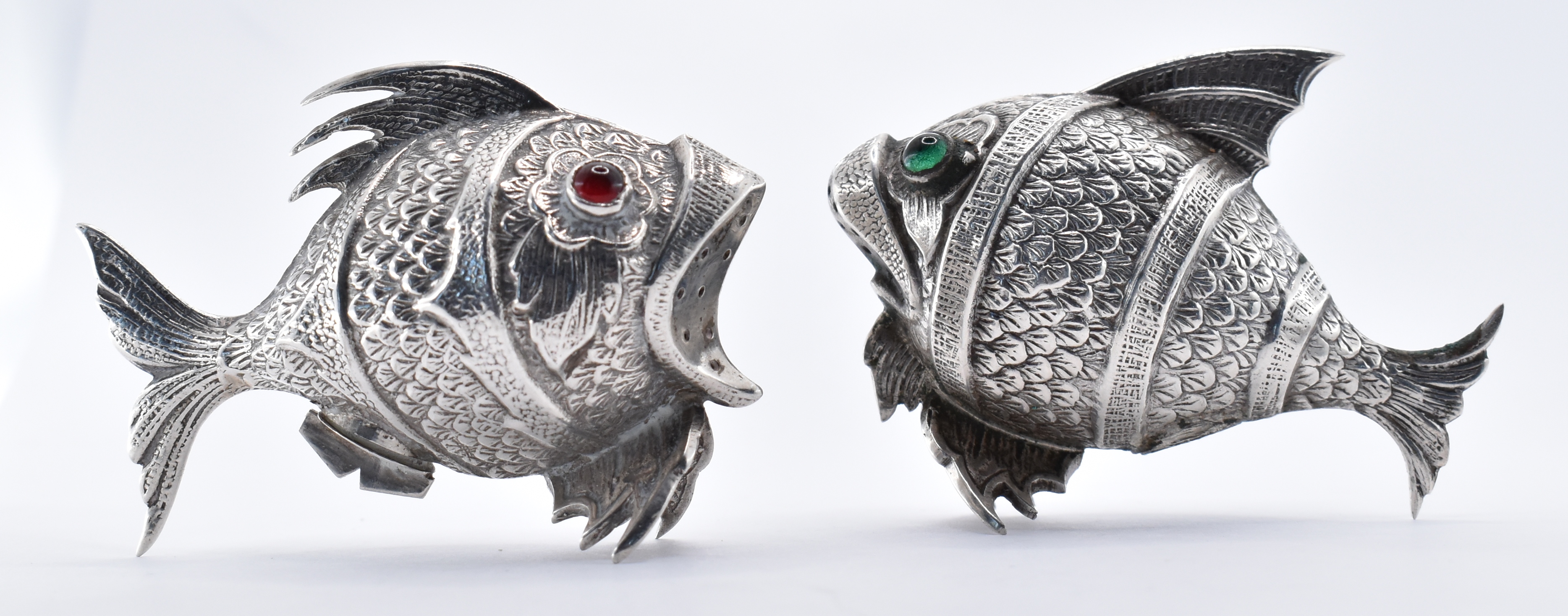 PAIR OF SPANISH SILVER FISH CRUETS - Image 2 of 5