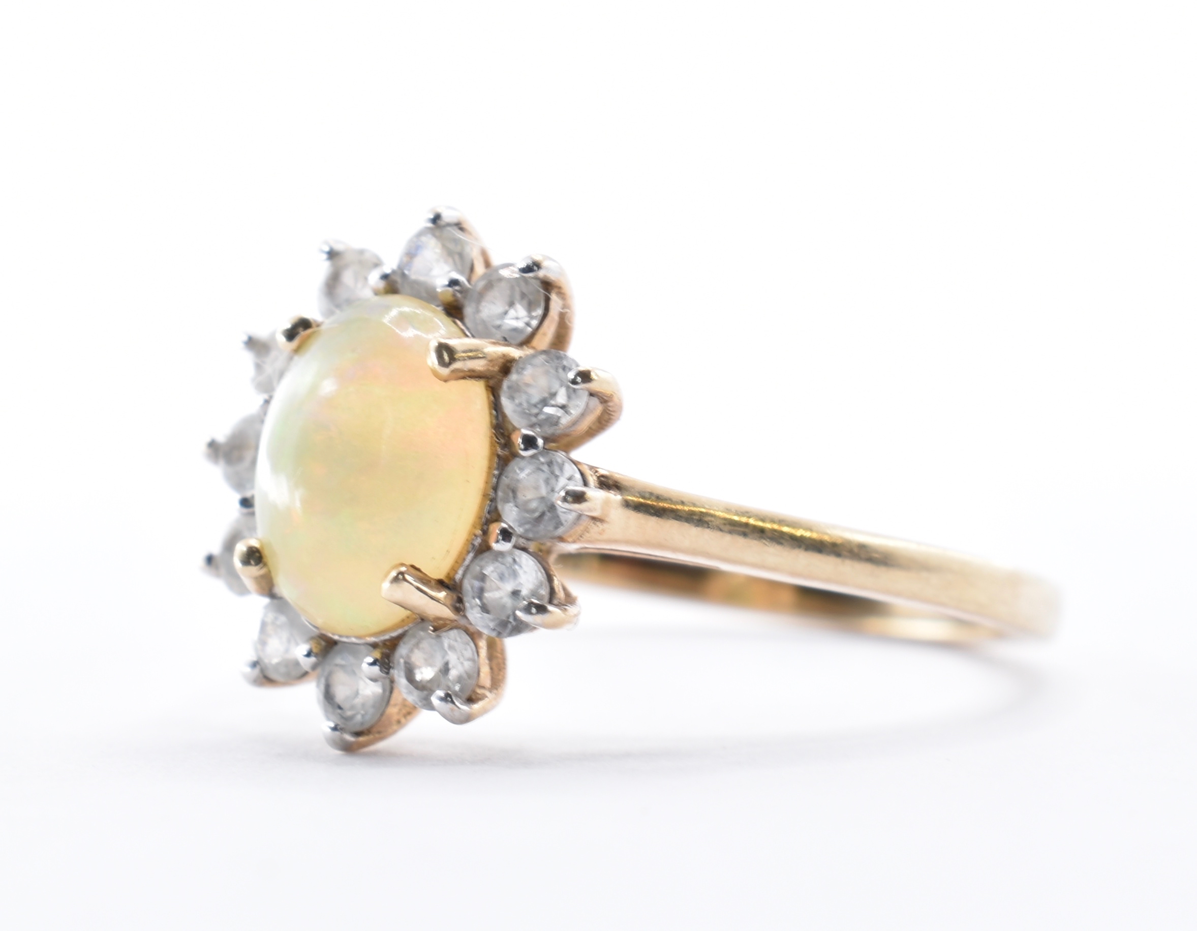 9CT GOLD AND OPAL CLUSTER RING - Image 2 of 7