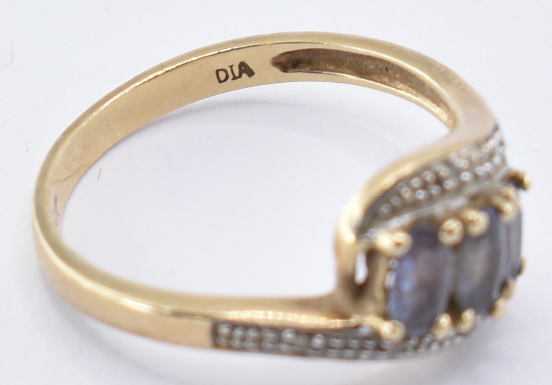 9CT GOLD & AMETHYST CROSSOVER RING - Image 5 of 8