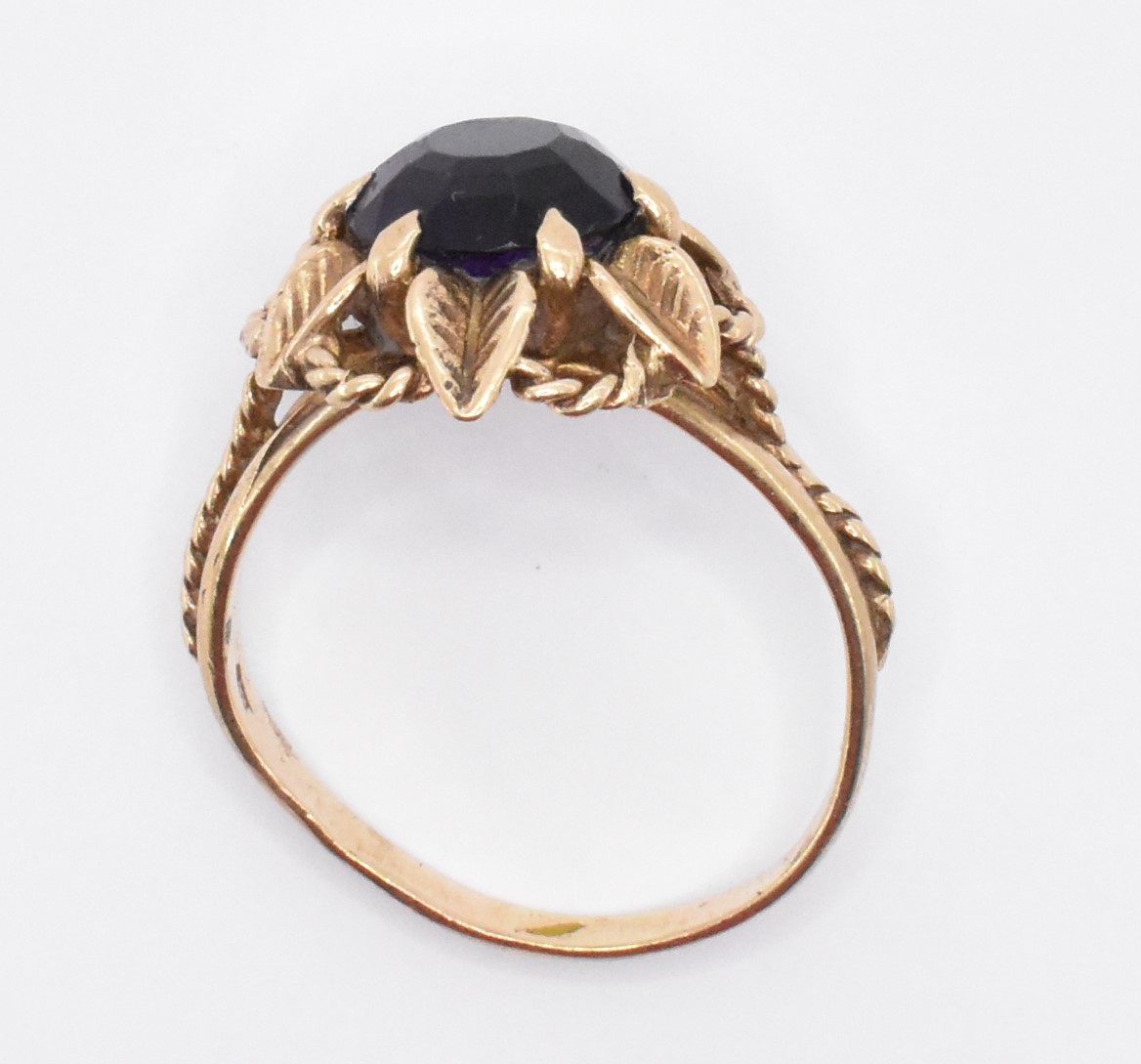 9CT GOLD & AMETHYST FLOWER RING - Image 6 of 6