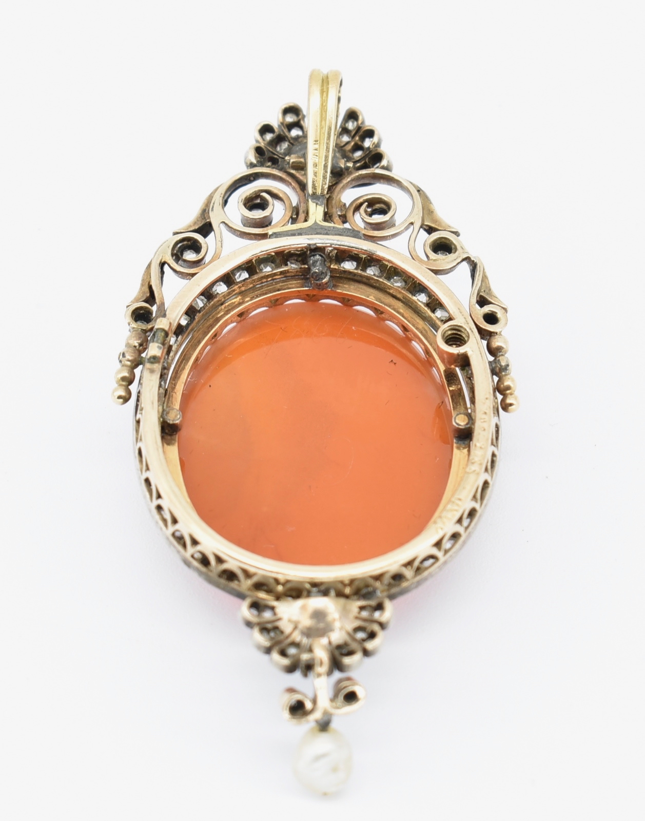 VICTORIAN CARVED AGATE DIAMOND AND PEARL PENDANT - Image 2 of 4