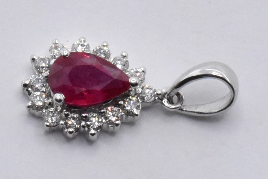 18CT WHITE GOLD RUBY AND DIAMOND PENDANT - Image 2 of 3