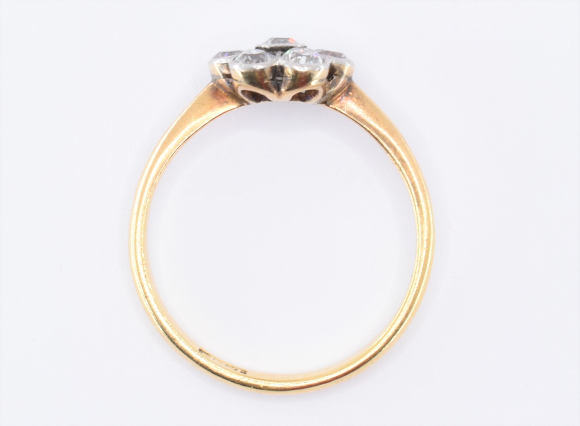 18CT GOLD AND DIAMOND SEVEN STONE RING - Image 8 of 8