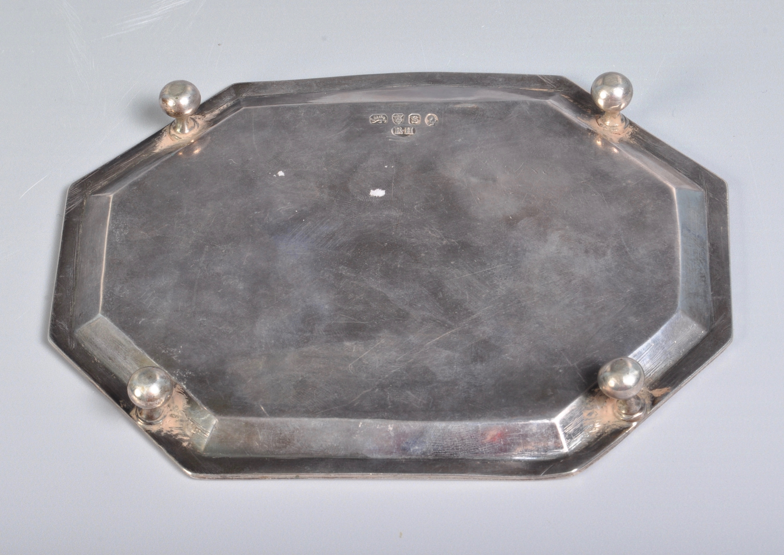 HALLMARKED 19TH CENTURY VICTORIAN SILVER ENGRAVED CARD TRAY. - Image 10 of 11