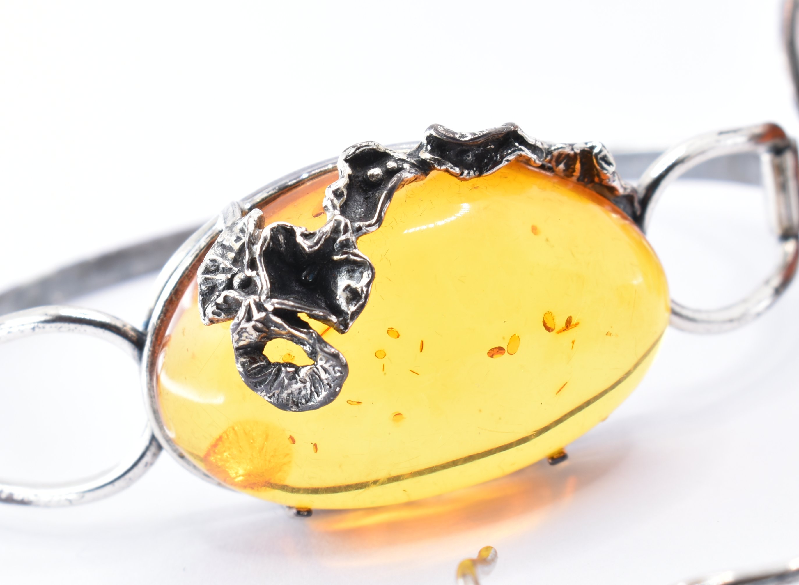 COLLECTION OF SILVER AND AMBER JEWELLERY - Image 2 of 9
