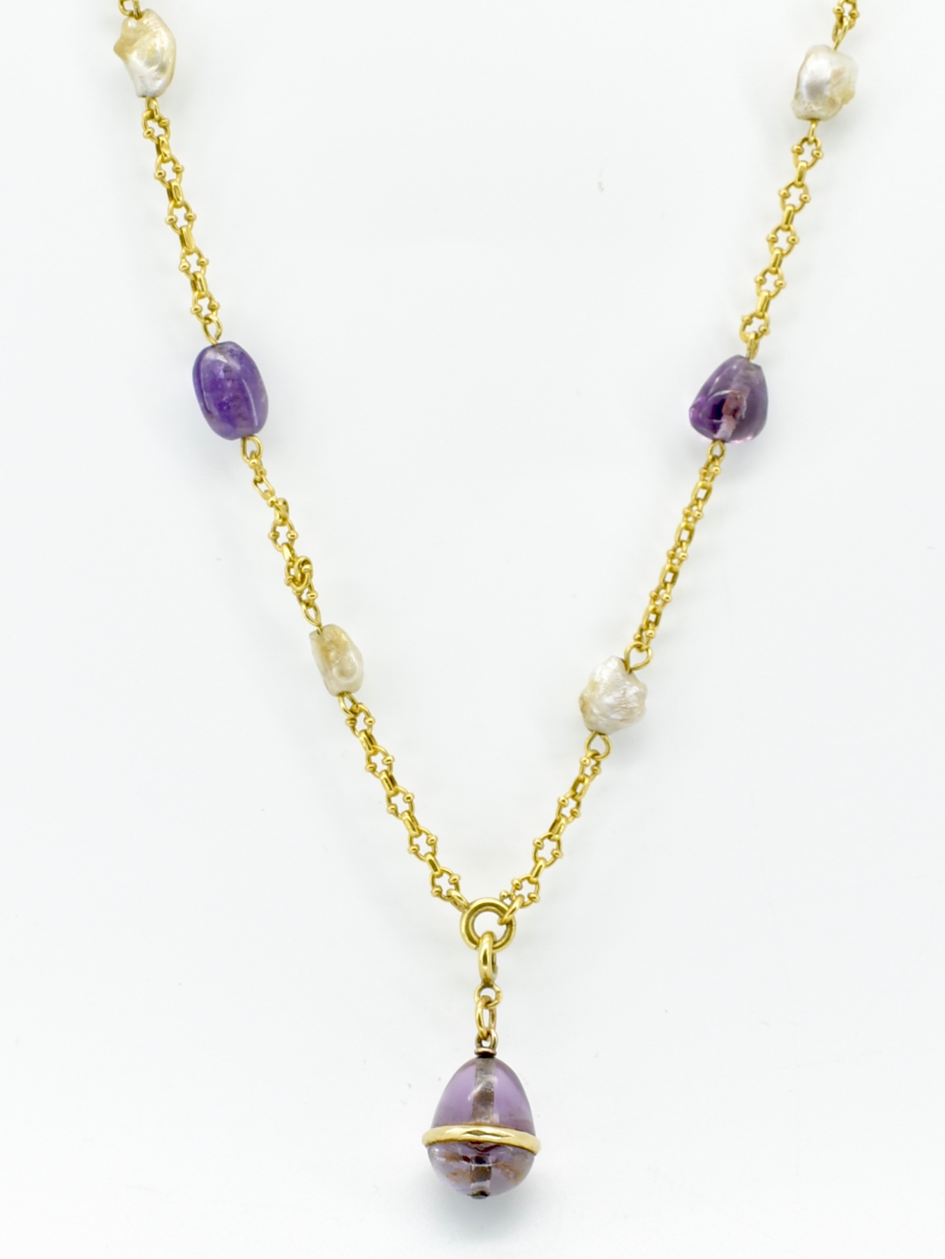 18CT GOLD AMETHYST AND BAROQUE PEARL NECKLACE - Image 5 of 5