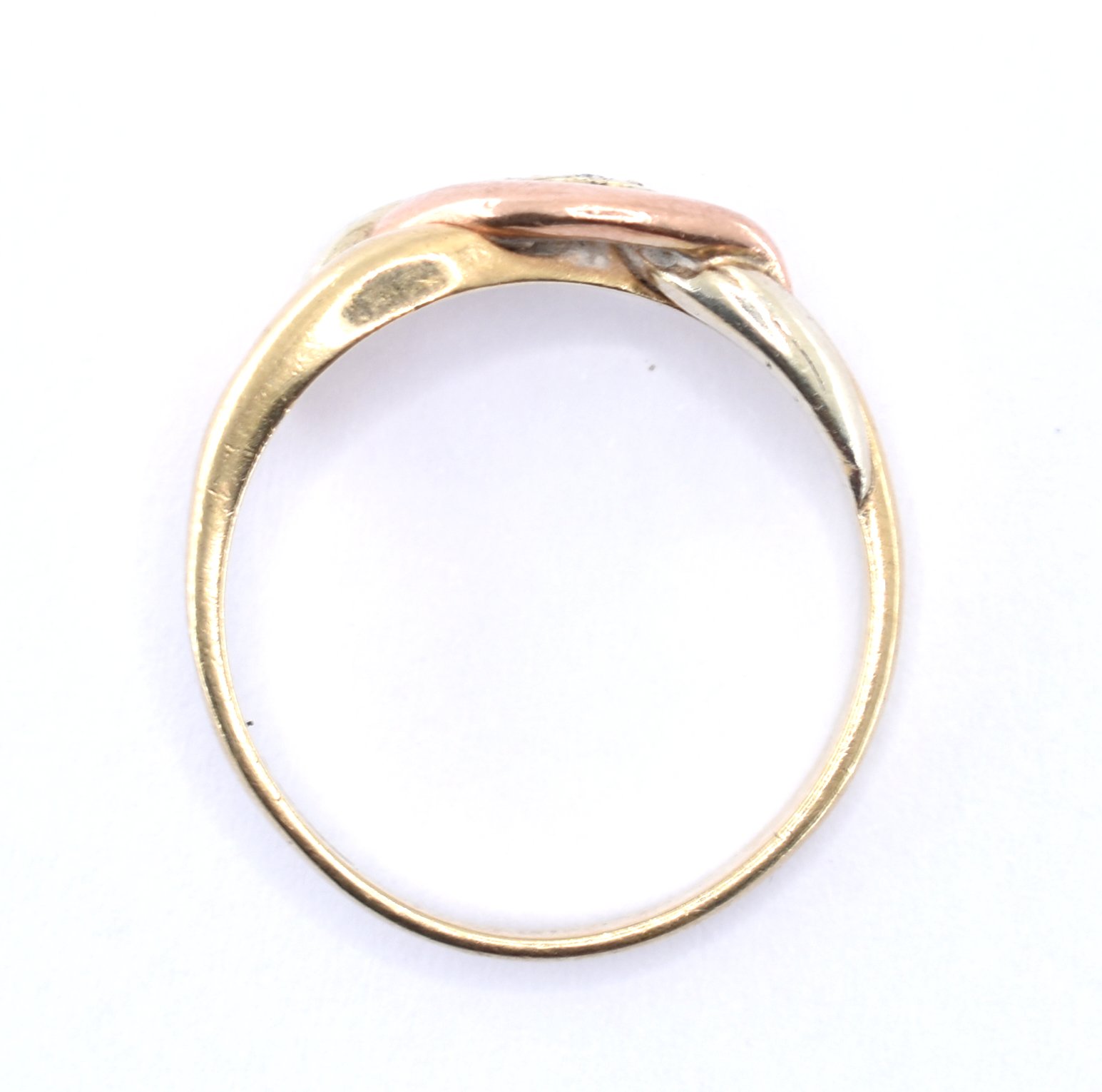 9CT TRI GOLD AND DIAMOND RING - Image 6 of 6