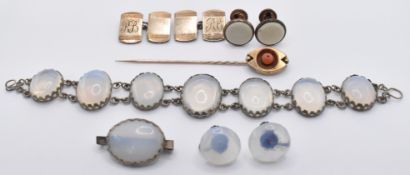 GROUP OF VICTORIAN & 20TH CENTURY JEWELLERY