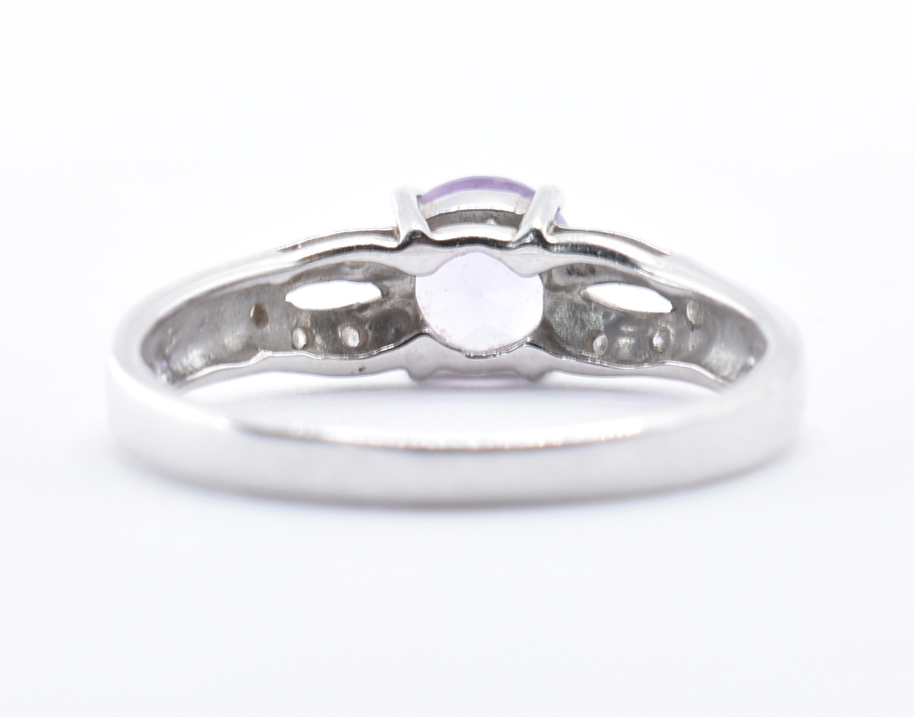 HALLMARKED WHITE GOLD DIAMOND & PURPLE STONE RING - Image 7 of 7