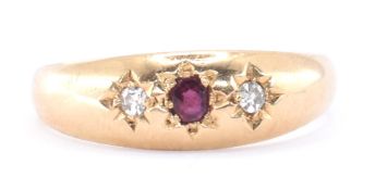 18CT GOLD RUBY & DIAMOND GYPSY RING