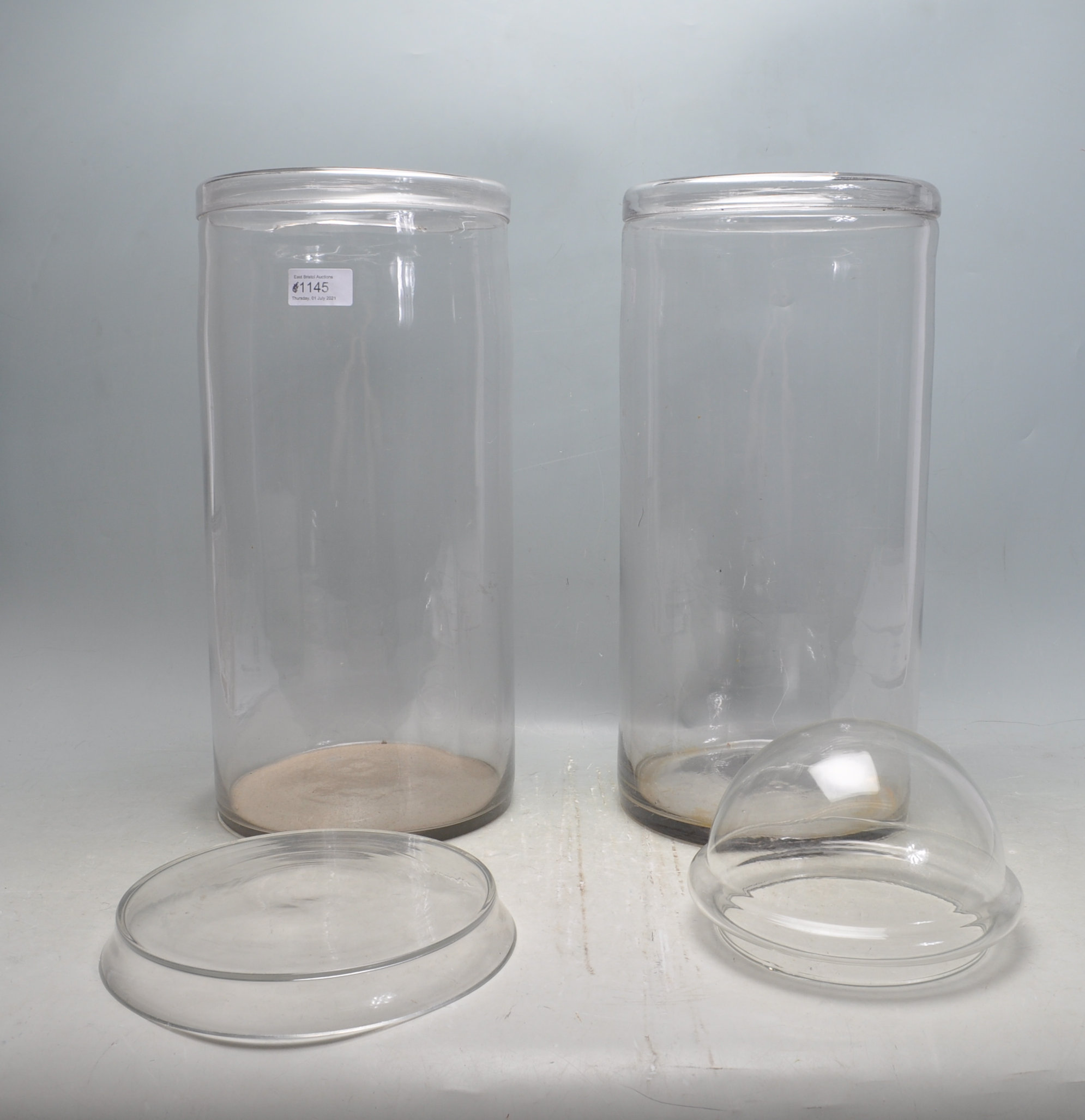 TWO LARGE VINTAGE RETRO 20TH CENTURY CLEAR GLASS CONFECTIONERY JARS - Image 4 of 4