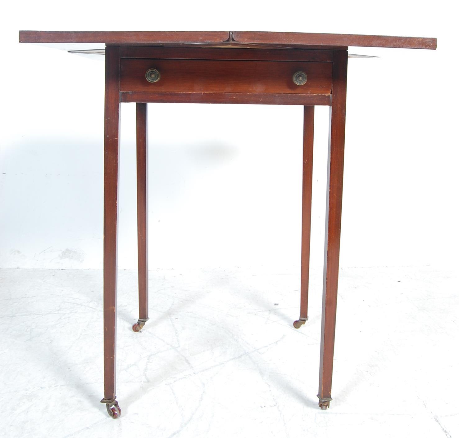 19TH CENTURY VICTORIAN MAHOGANY GAMING TABLE / OCCASIONAL TABLE