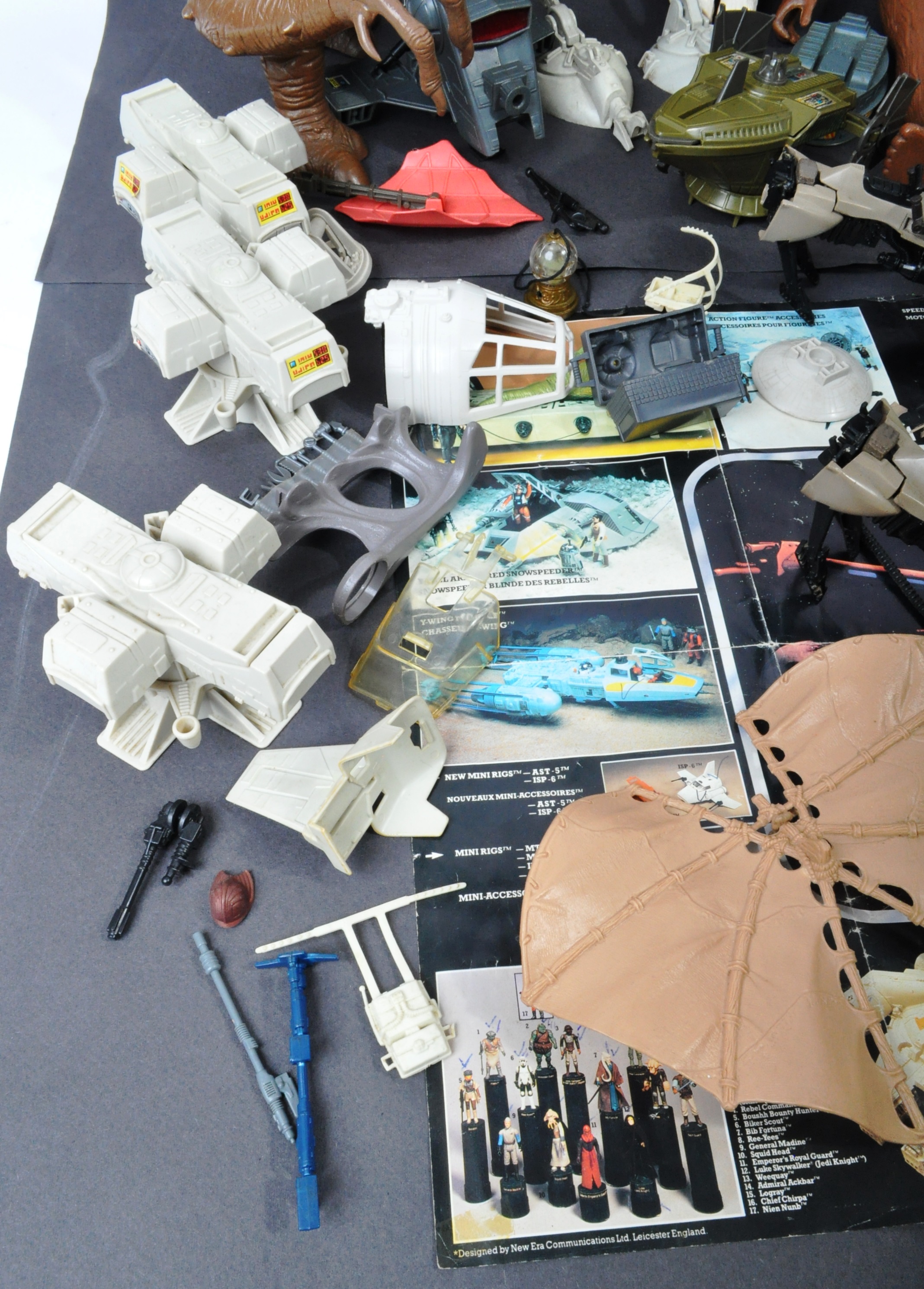 STAR WARS - LARGE COLLECTION OF VINTAGE KENNER ACCESSORIES - Image 2 of 10