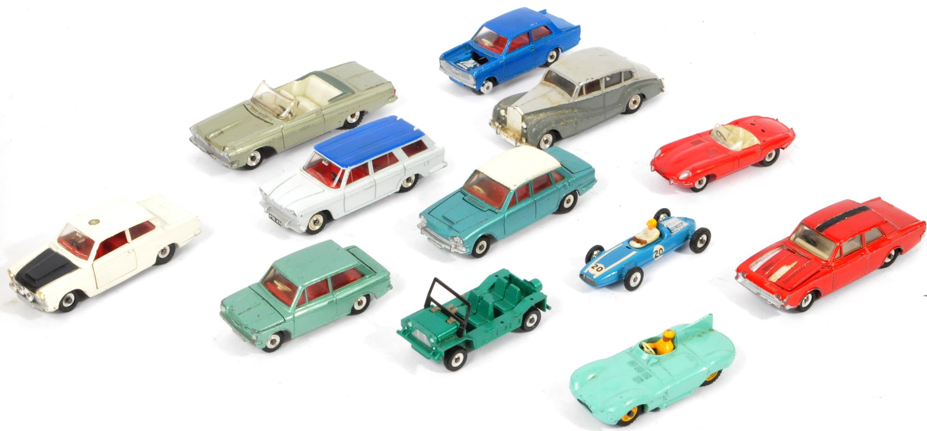 COLLECTION OF VINTAGE DINKY TOYS DIECAST MODEL CARS - Image 3 of 13