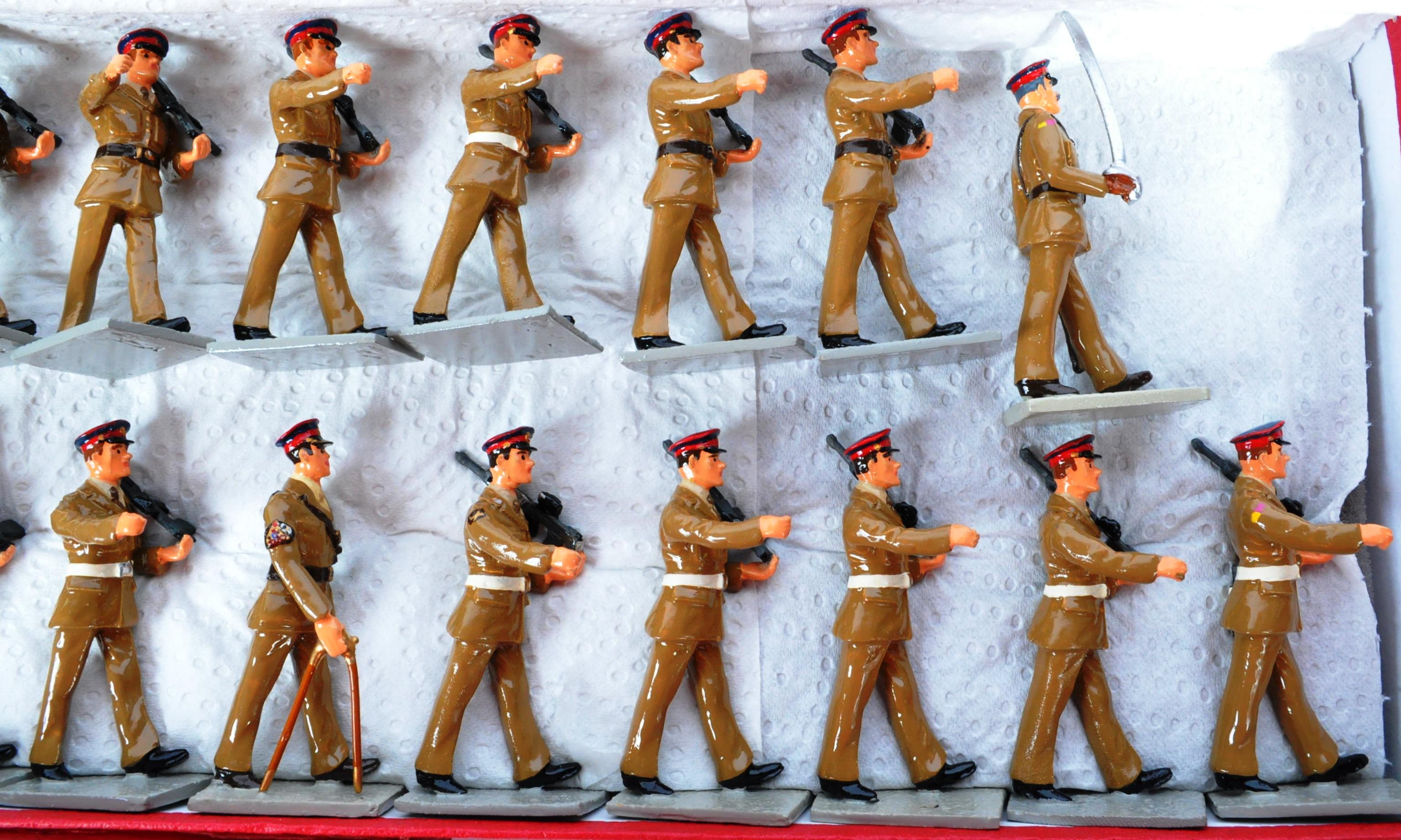 THREE BOXED VINTAGE HAND PAINTED LEAD SOLDIERS - Image 8 of 11