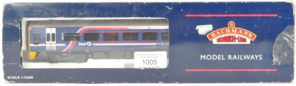 BACHMANN BRANCH LINE 00 GAUGE 31-500Z LOCOMOTIVE TWO CAR PACK