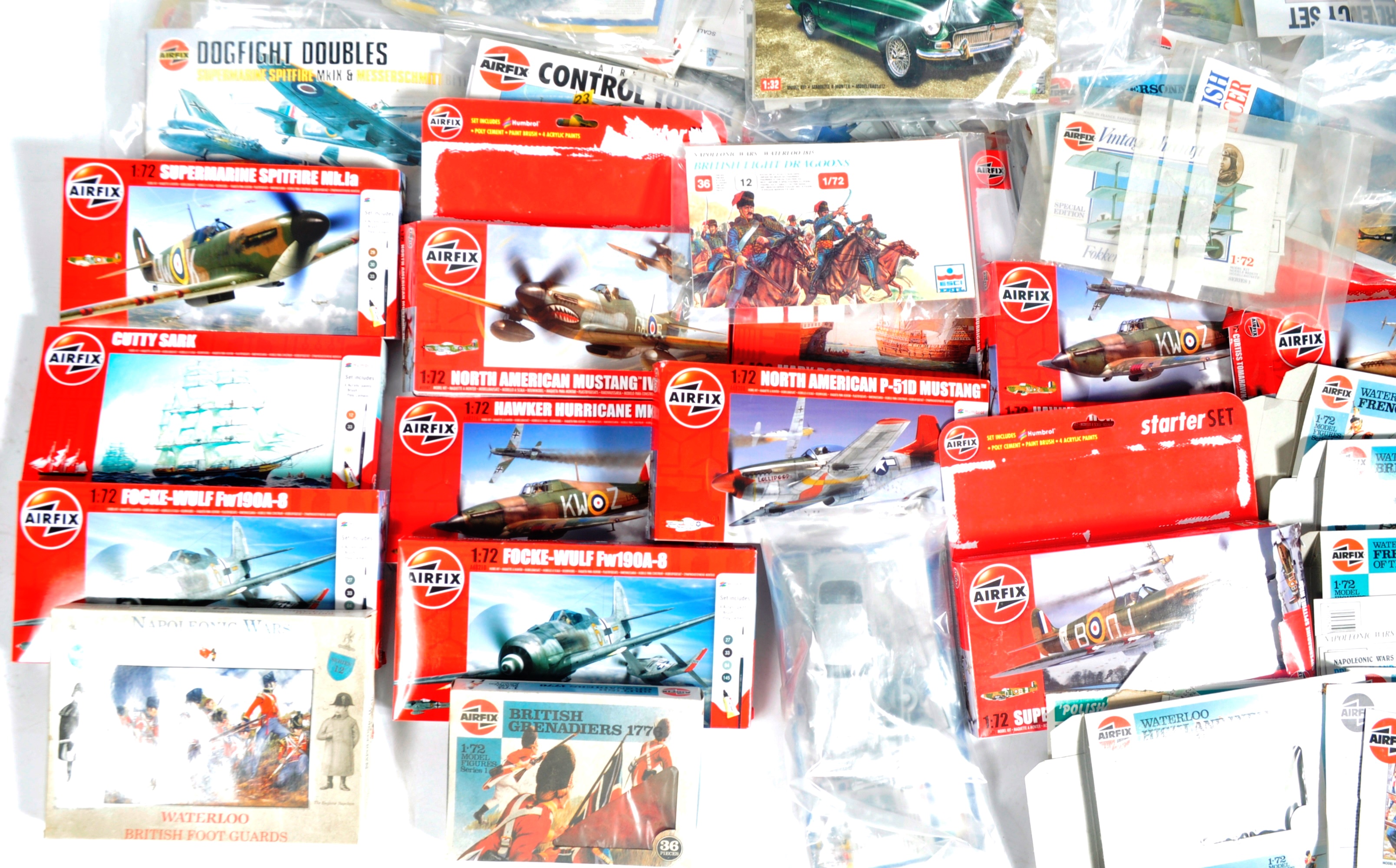 LARGE COLLECTION OF ASSORTED PLASTIC MODEL KITS - Image 3 of 6