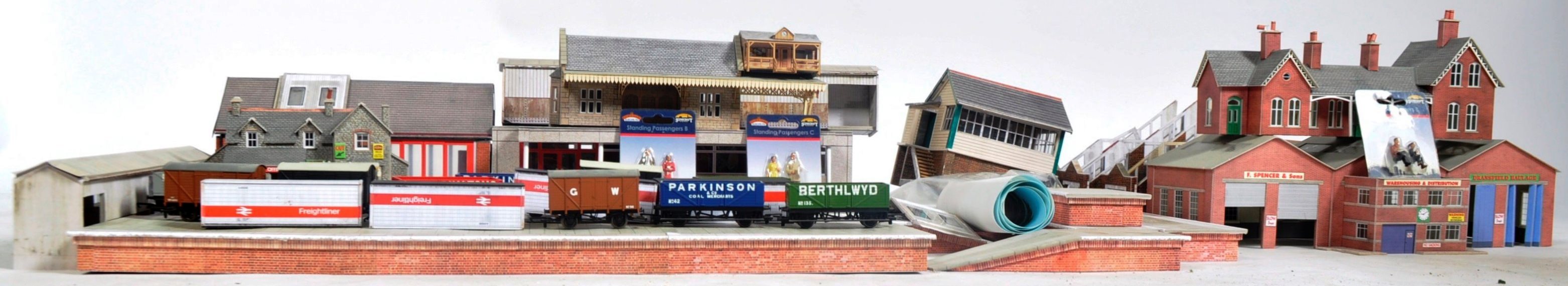 COLLECTION OF CARDBOARD KIT BUILT MODEL RAILWAY TRACKSIDE ITEMS
