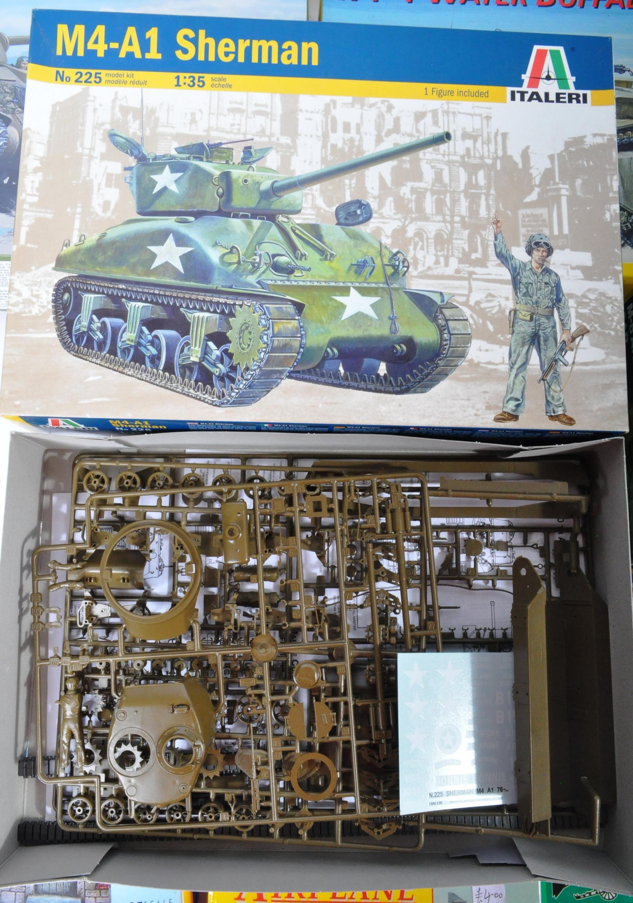LARGE COLLECTION OF ASSORTED PLASTIC MODEL KITS - Image 10 of 10