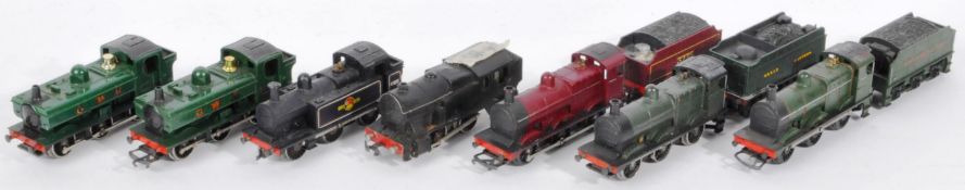 COLLECTION OF HORNBY / TRIANG TRAIN SET LOCOMOTIVE ENGINES