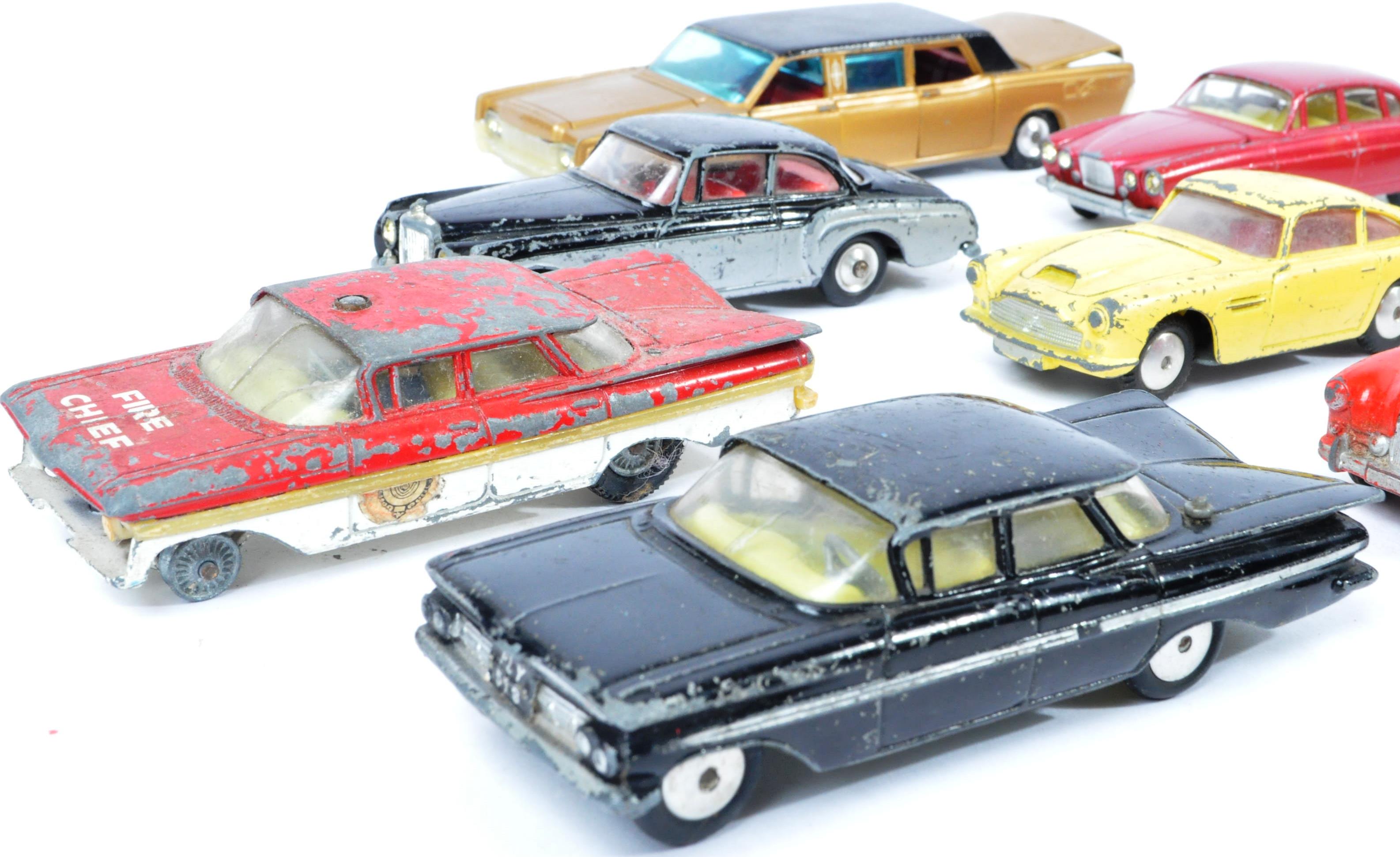 COLLECTION OF X10 VINTAGE CORGI TOYS DIECAST MODEL CARS - Image 3 of 6