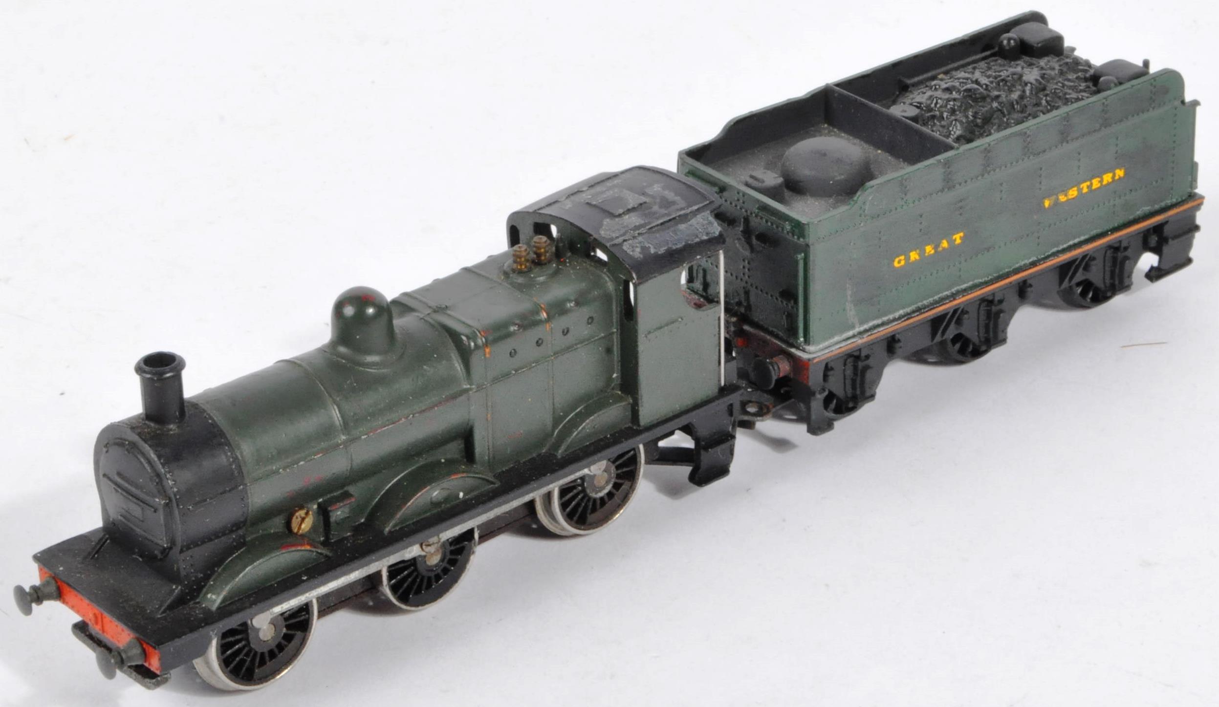 COLLECTION OF HORNBY / TRIANG TRAIN SET LOCOMOTIVE ENGINES - Image 7 of 8