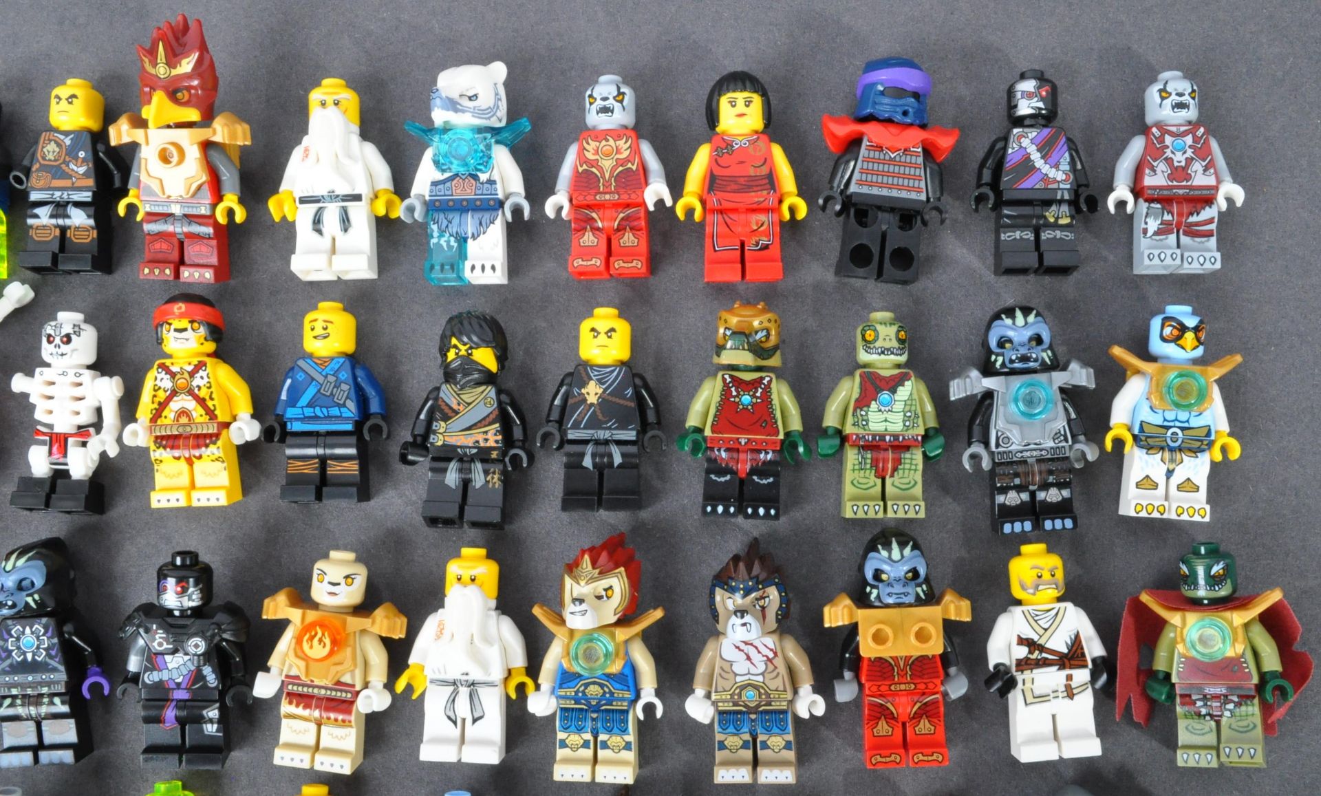 LEGO MINIFIGURES - LARGE COLLECTION OF ASSORTED LEGO MINIFIGURES - Image 5 of 6