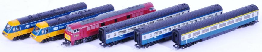 COLLECTION HORNBY 00 GAUGE MODEL RAILWAY DIESEL LOCOS & CARRIAGES