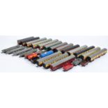 LARGE COLLECTION OF 00 GAUGE MODEL RAILWAY ROLLING STOCK