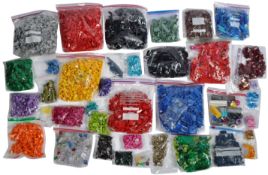 LARGE COLLECTION OF ASSORTED LEGO BRICKS