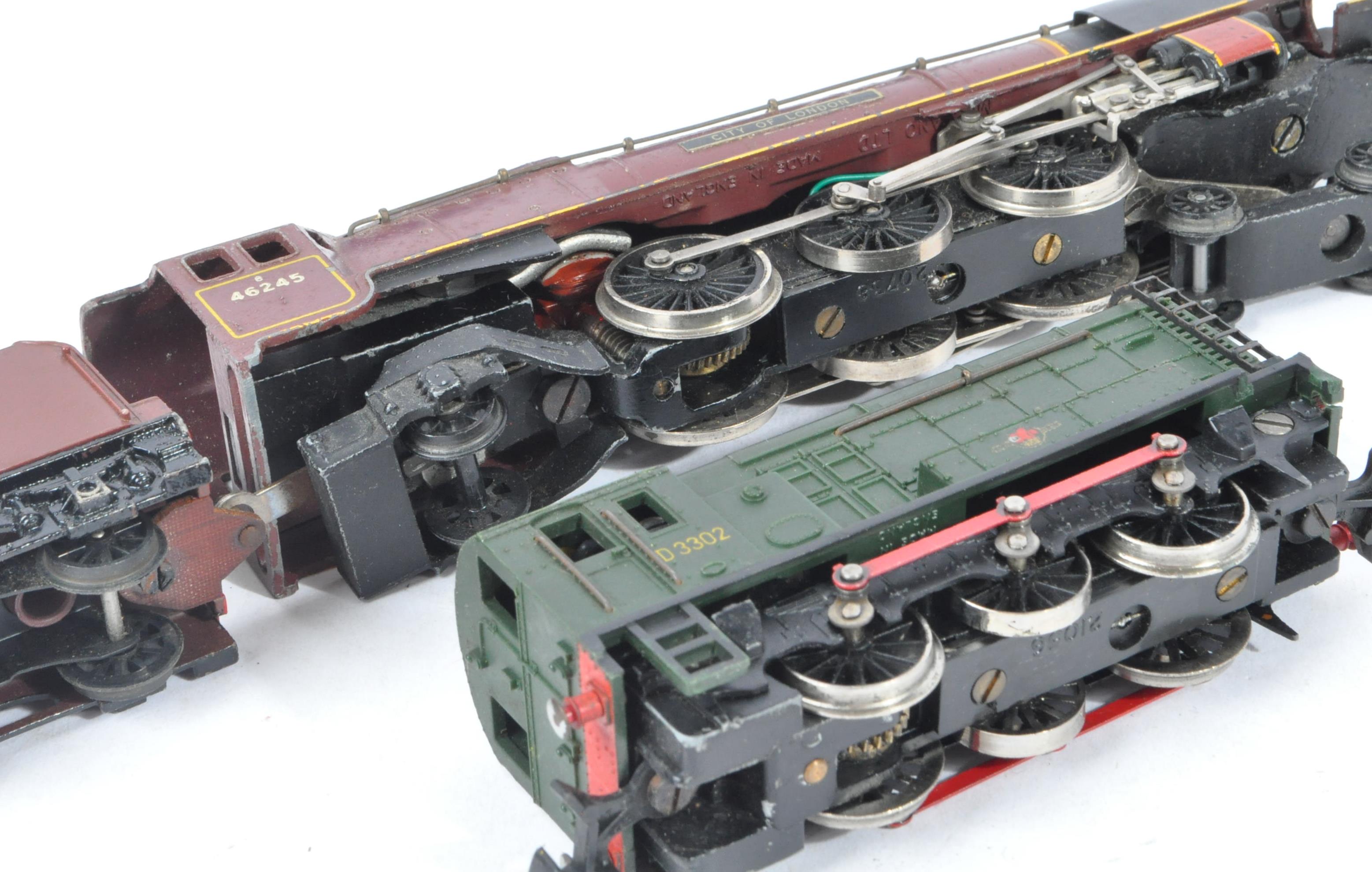 TWO ORIGINAL HORNBY DUBLO 00 GAUGE MODEL RAILWAY LOCOMOTIVES - Image 6 of 6