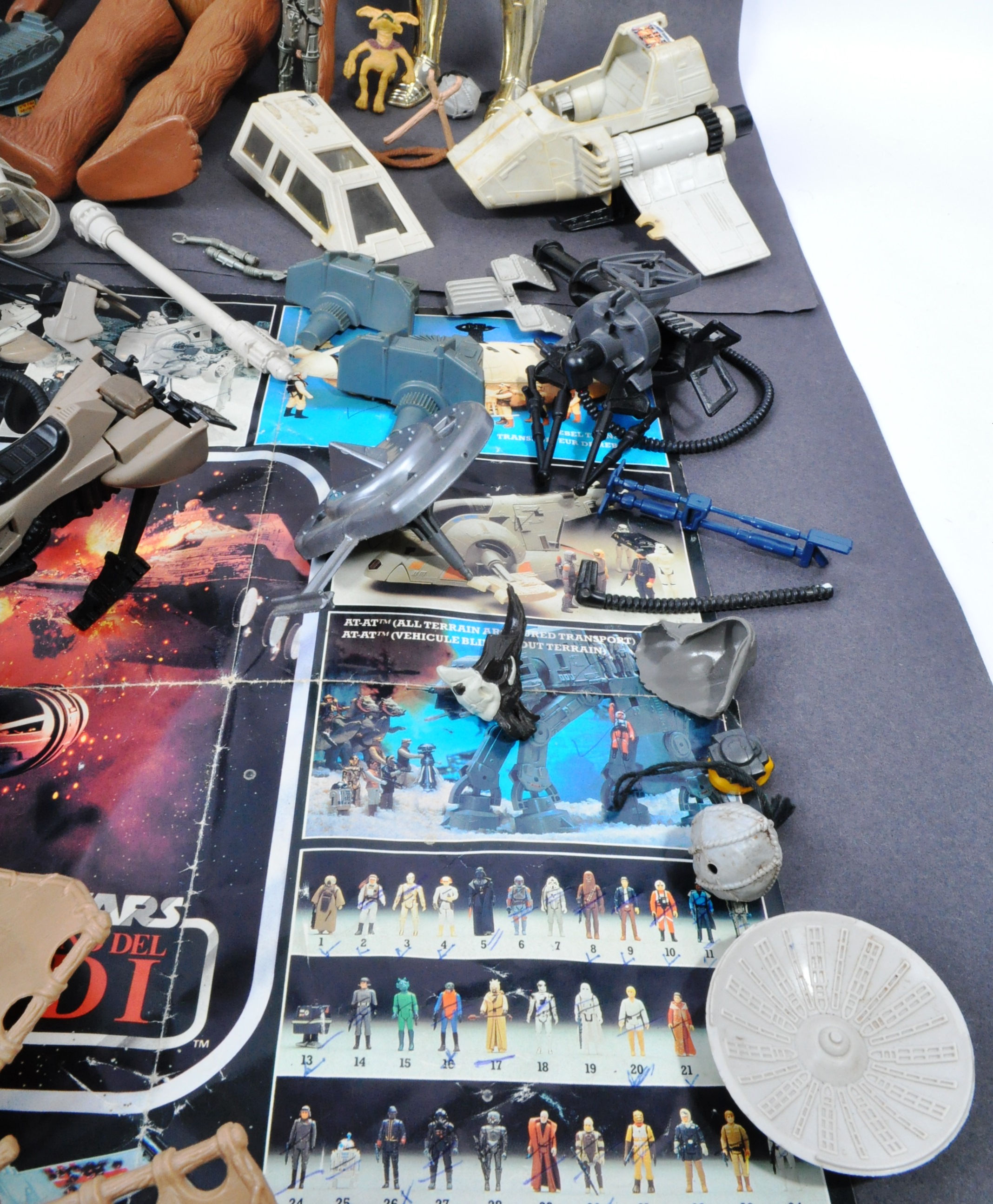 STAR WARS - LARGE COLLECTION OF VINTAGE KENNER ACCESSORIES - Image 4 of 10