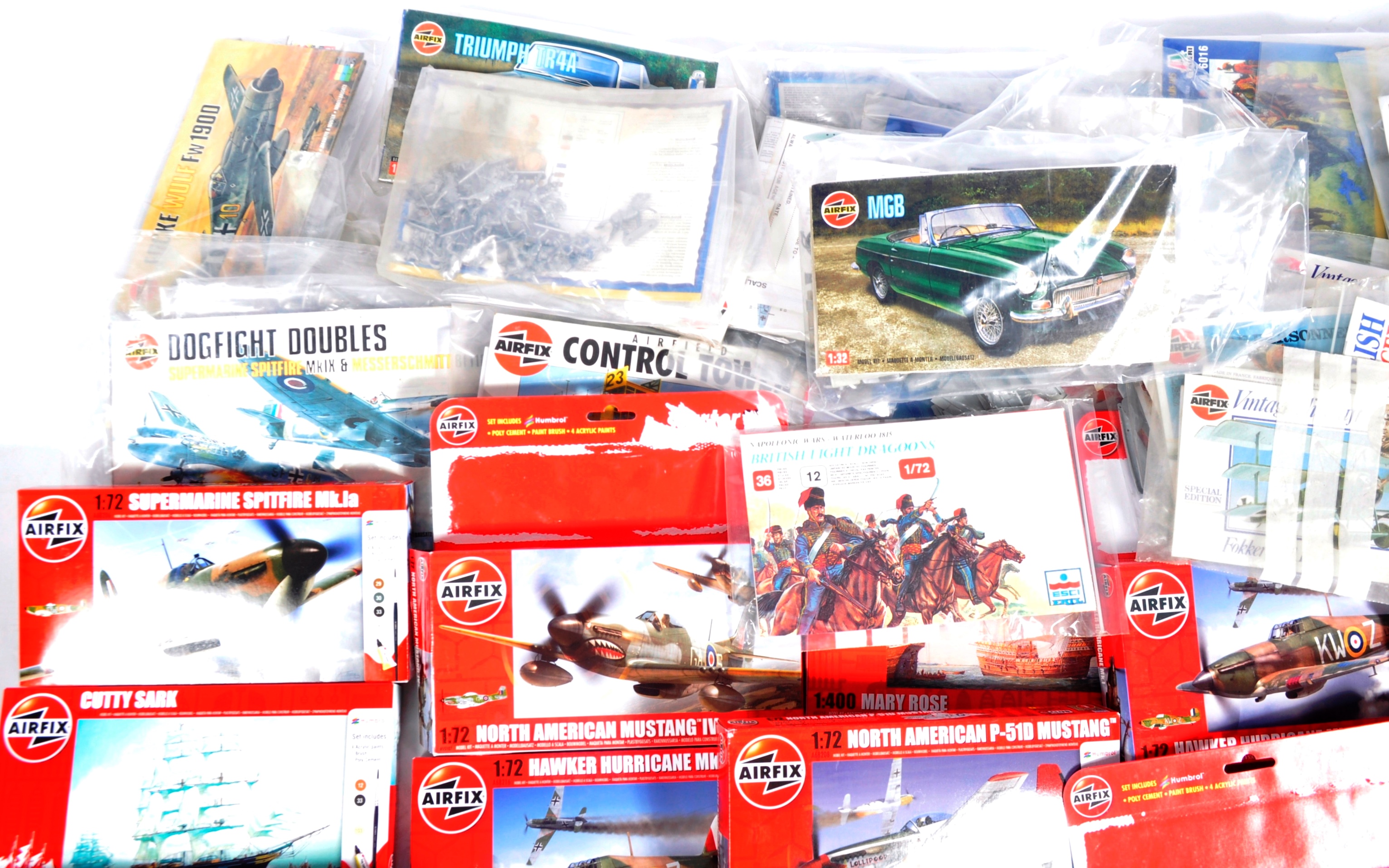 LARGE COLLECTION OF ASSORTED PLASTIC MODEL KITS - Image 5 of 6