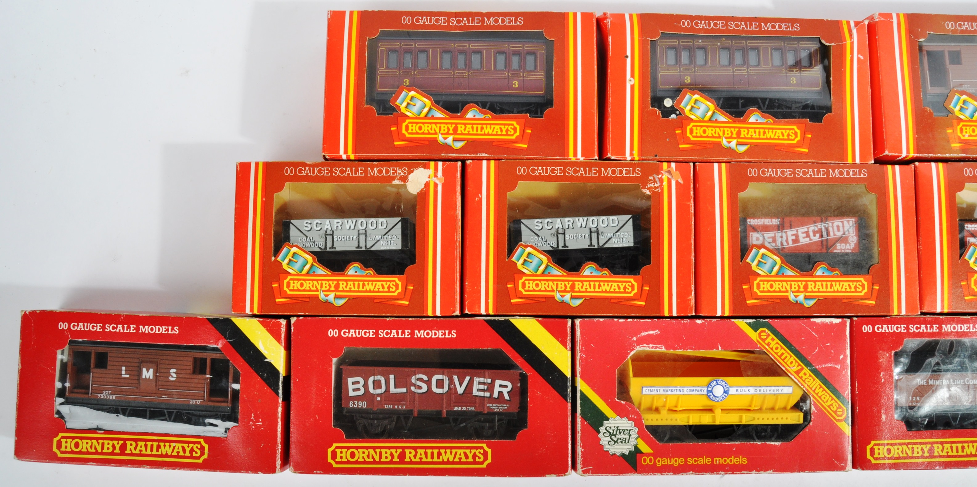 COLLECTION OF HORNBY 00 GAUGE MODEL RAILWAY ROLLING STOCK - Image 2 of 4