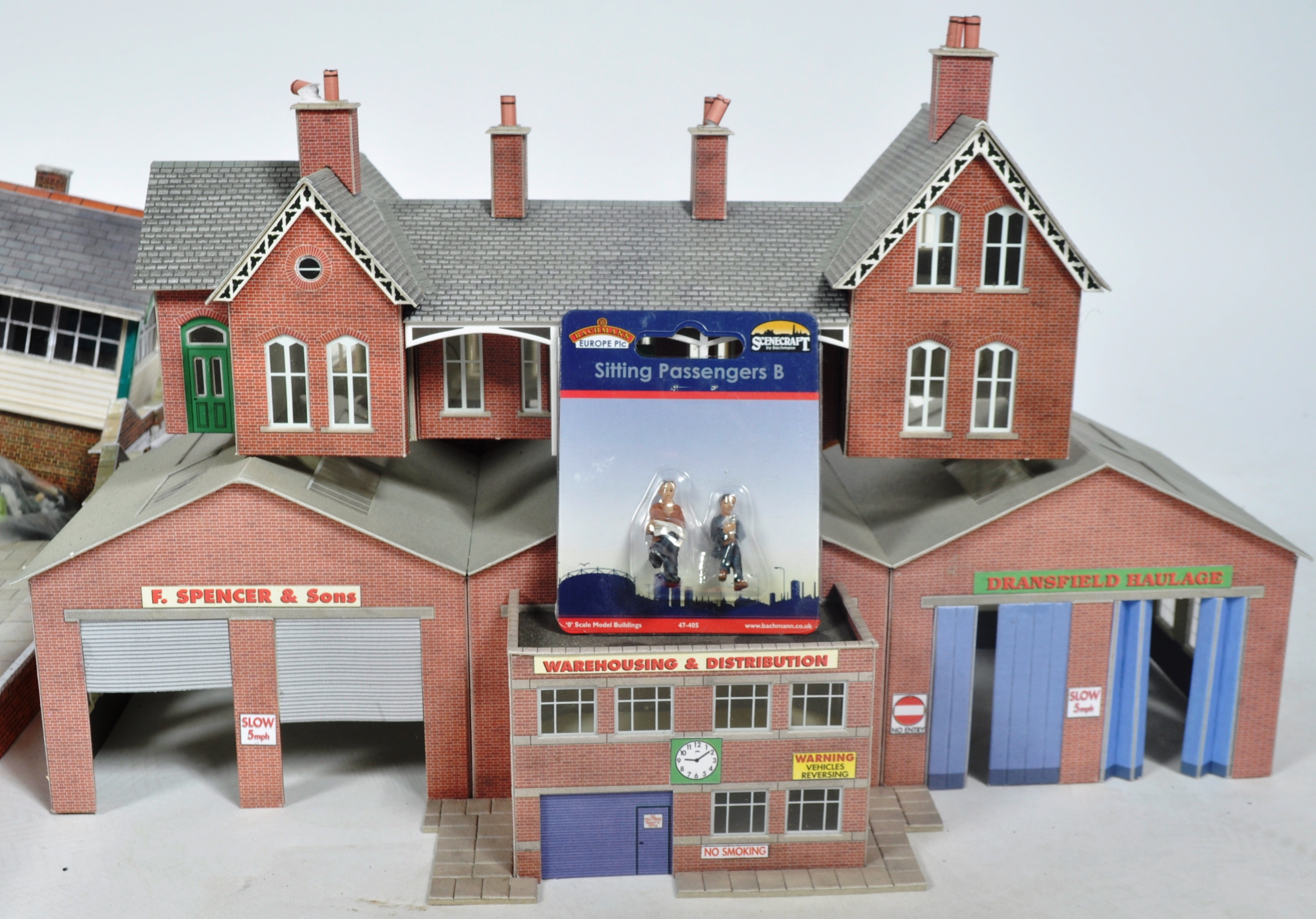 COLLECTION OF CARDBOARD KIT BUILT MODEL RAILWAY TRACKSIDE ITEMS - Image 3 of 5