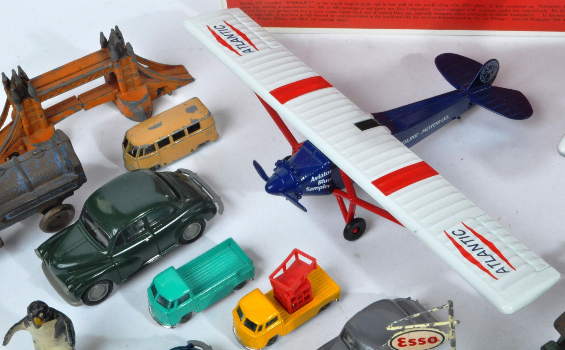 COLLECTION OF ASSORTED DIECAST CARS AND OTHER TOYS - Image 9 of 9