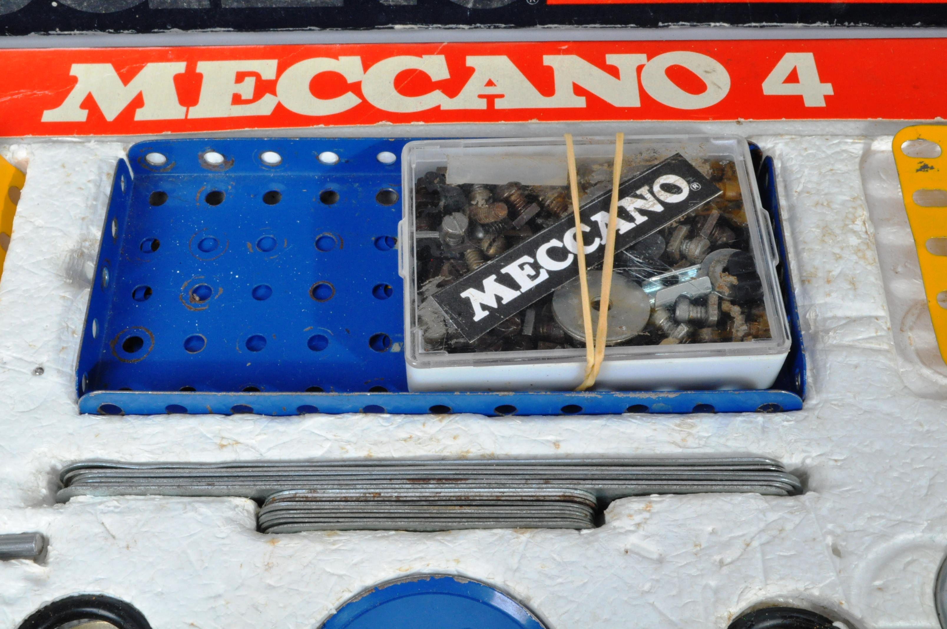 TWO VINTAGE MECCANO CONSTRUCTOR SETS - Image 6 of 12