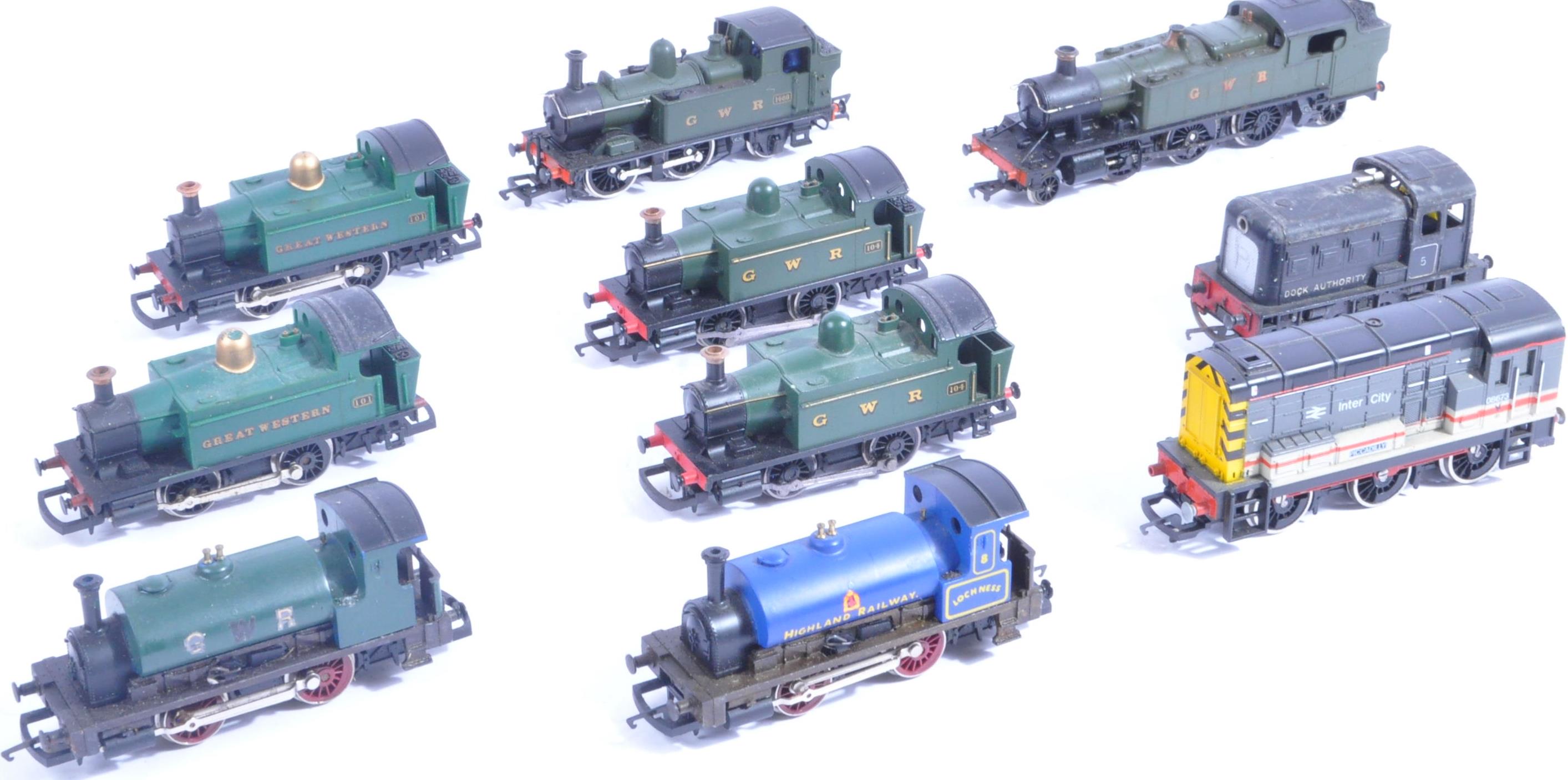 TRAINS - COLLECTION OF 00 GAUGE MODEL RAILWAY LOCOMOTIVES