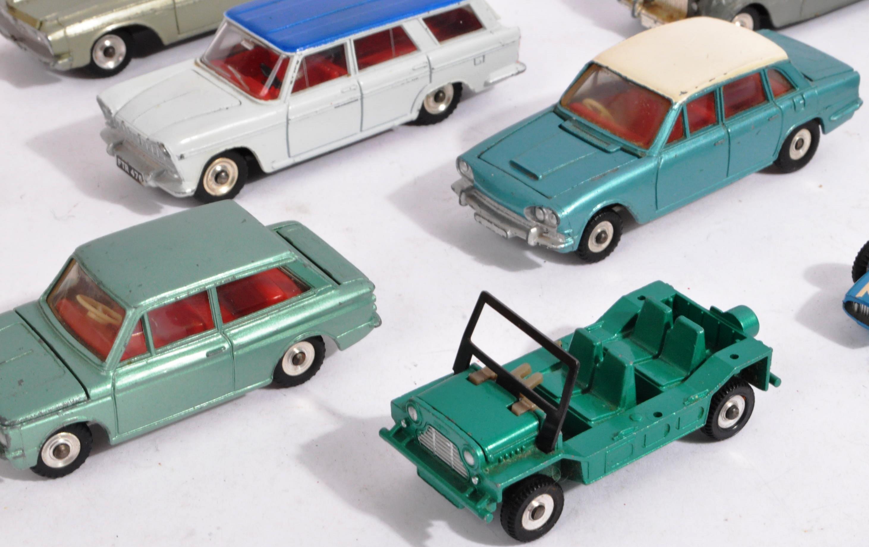 COLLECTION OF VINTAGE DINKY TOYS DIECAST MODEL CARS - Image 7 of 13