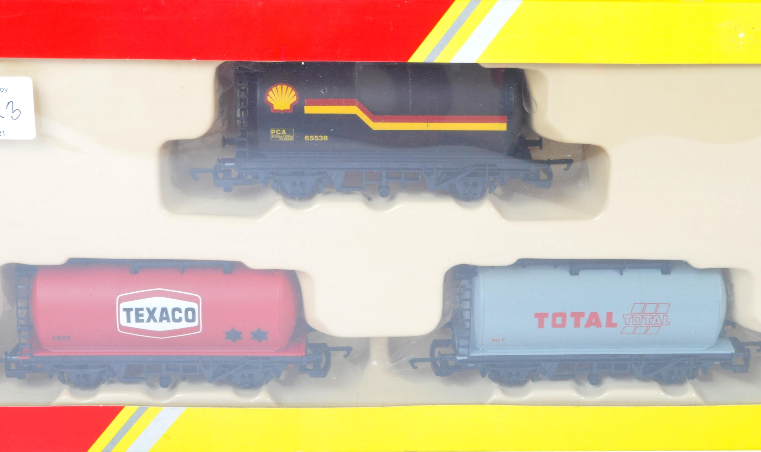 COLLECTION OF HORNBY 00 GAUGE MODEL RAILWAY ROLLING STOCK SETS - Image 2 of 5