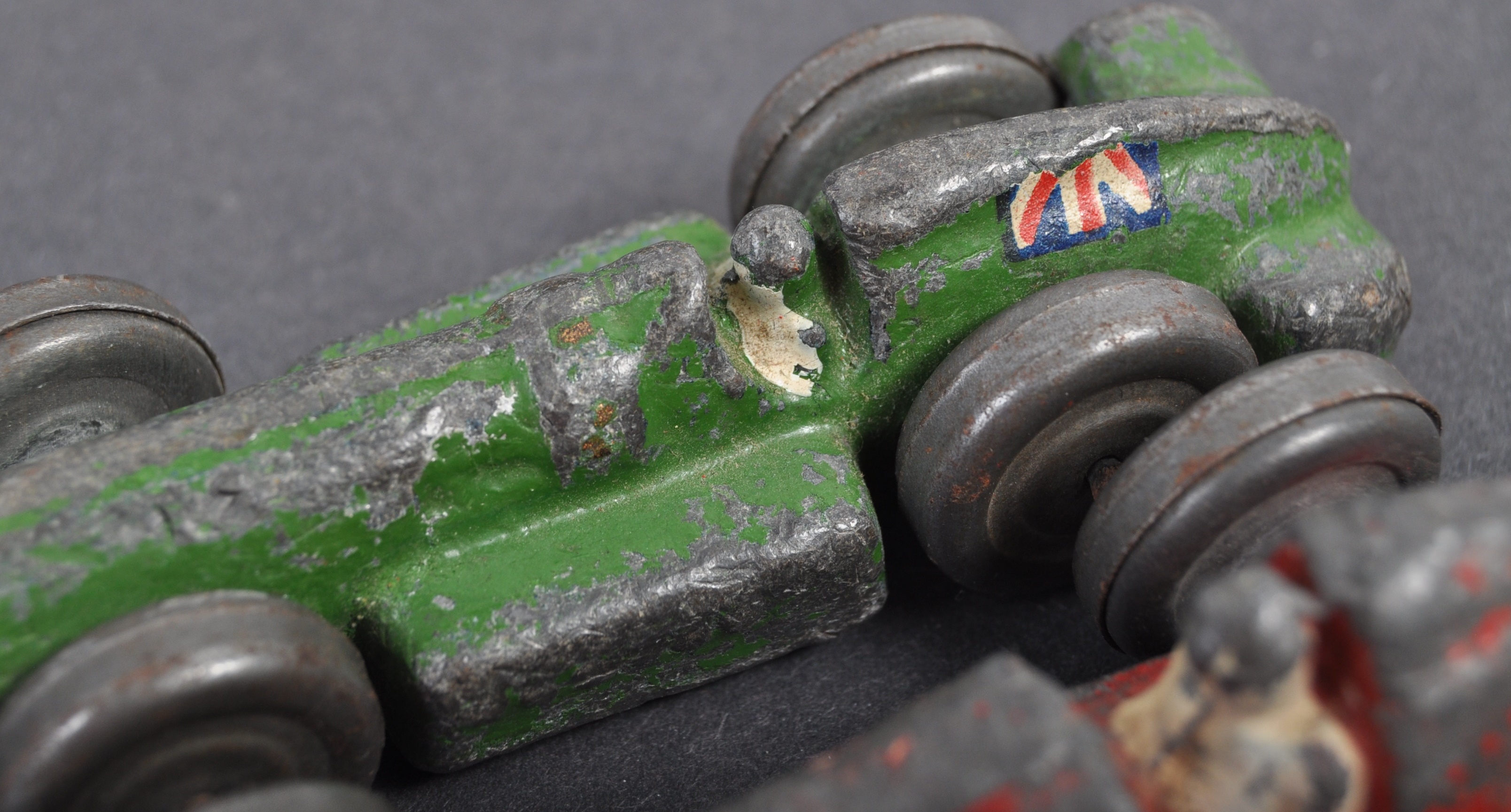 TWO ANTIQUE EARLY 19TH CENTURY ANTIQUE LEAD RACING CARS - Image 5 of 5