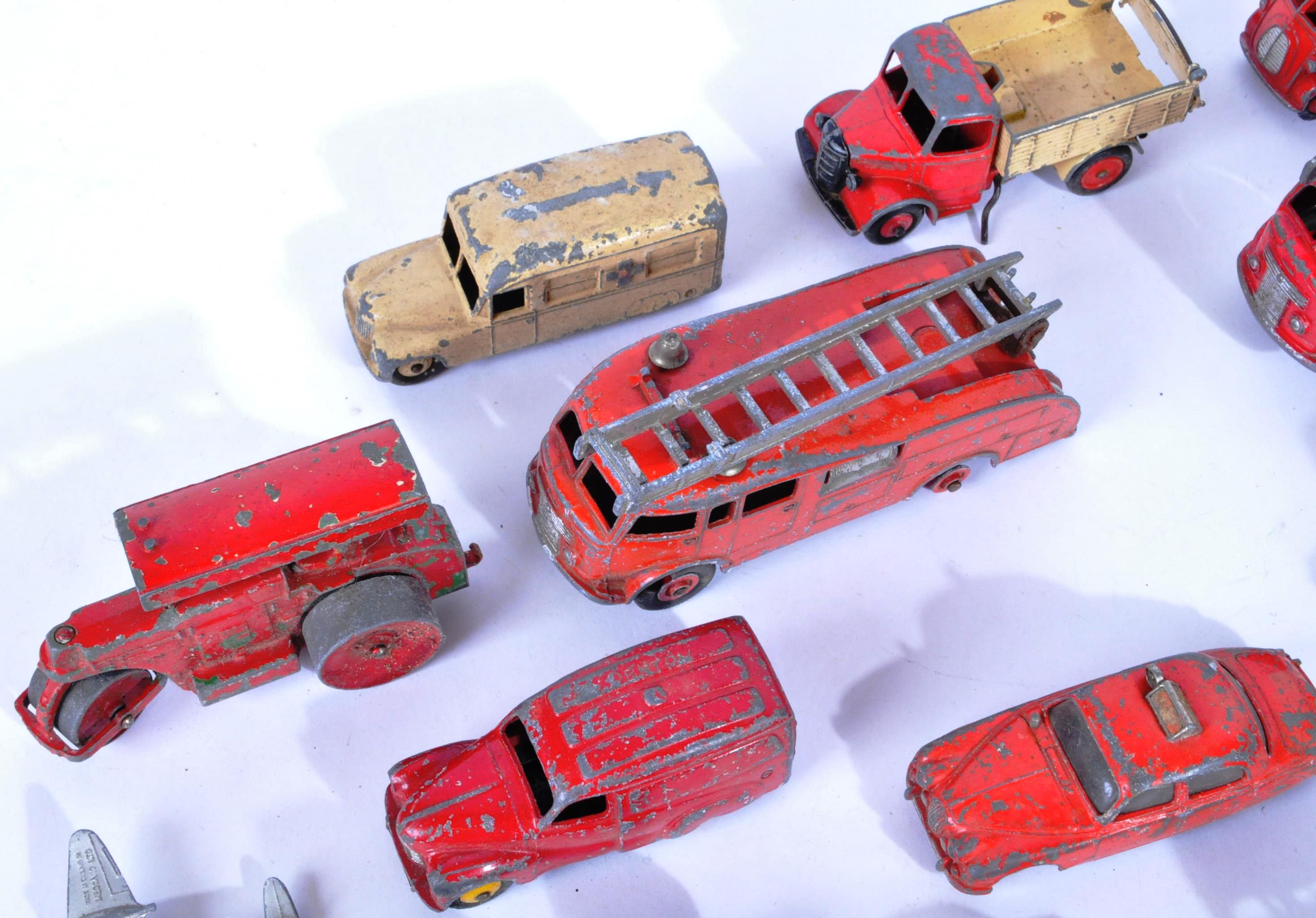 LARGE COLLECTION OF ASSORTED VINTAGE DIECAST MODELS - Image 2 of 6
