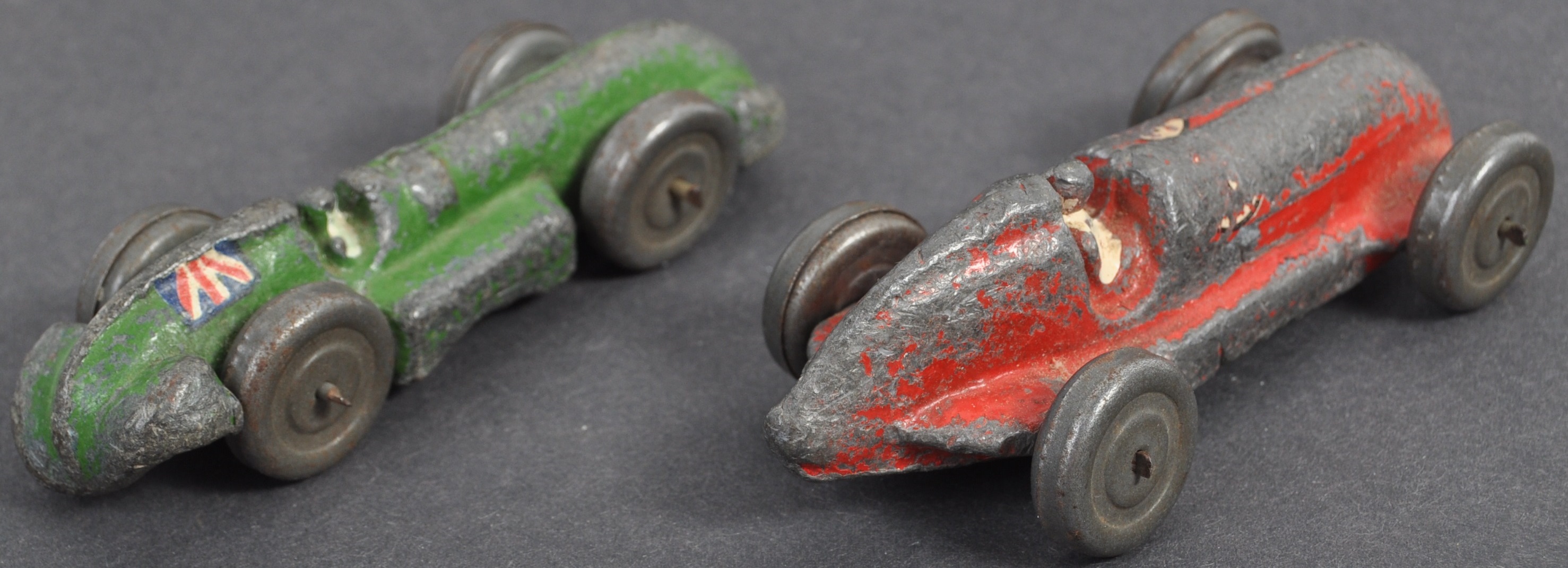 TWO ANTIQUE EARLY 19TH CENTURY ANTIQUE LEAD RACING CARS - Image 2 of 5