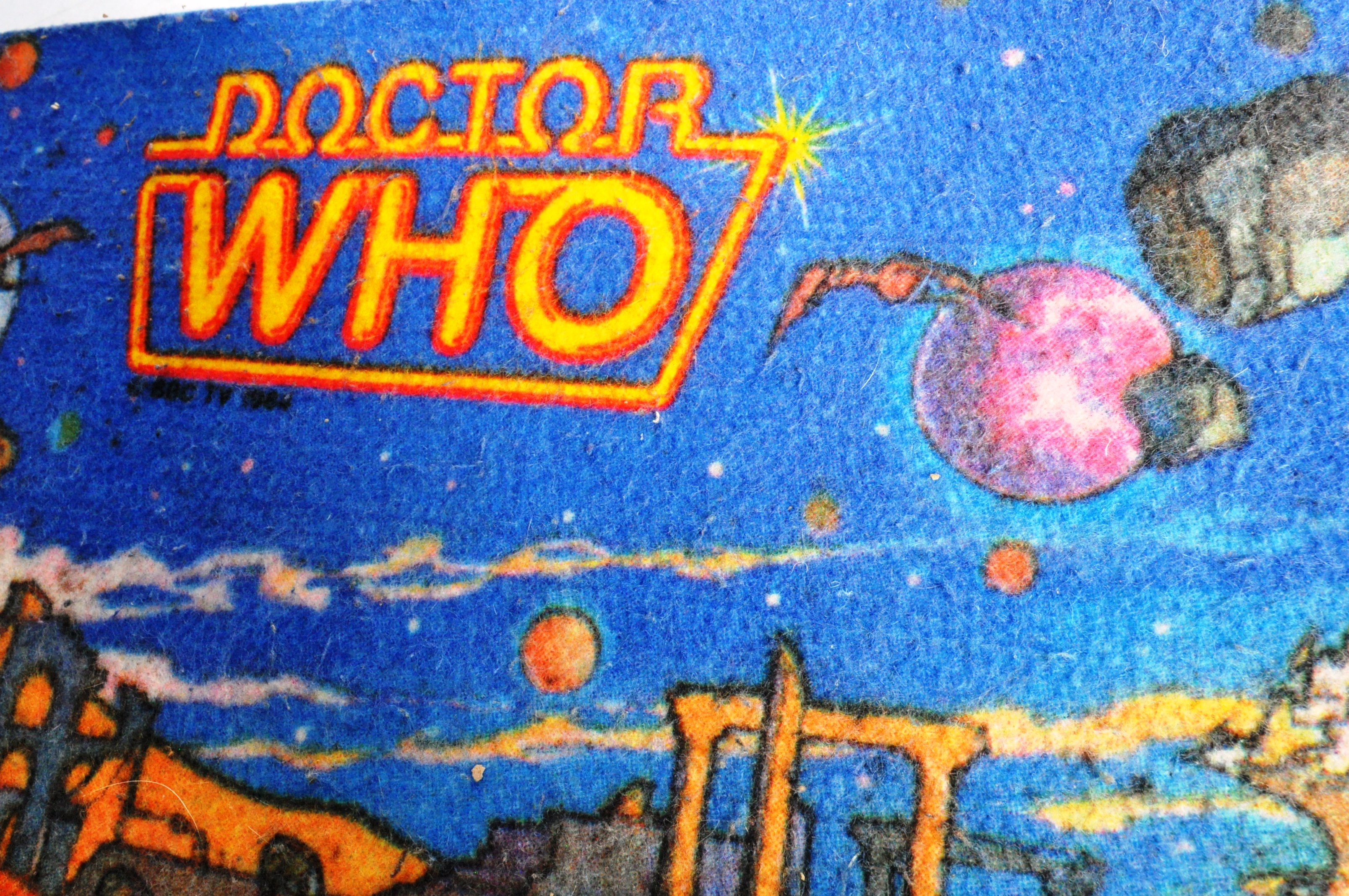 DOCTOR WHO - SCARCE 1984 DR WHO FLOOR RUG - COLIN BAKER - Image 7 of 8