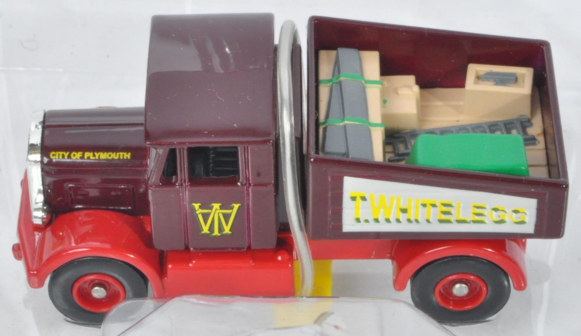 COLLECTION OF X12 LLEDO SHOWMANS COLLECTION DIECAST MODELS - Image 8 of 9