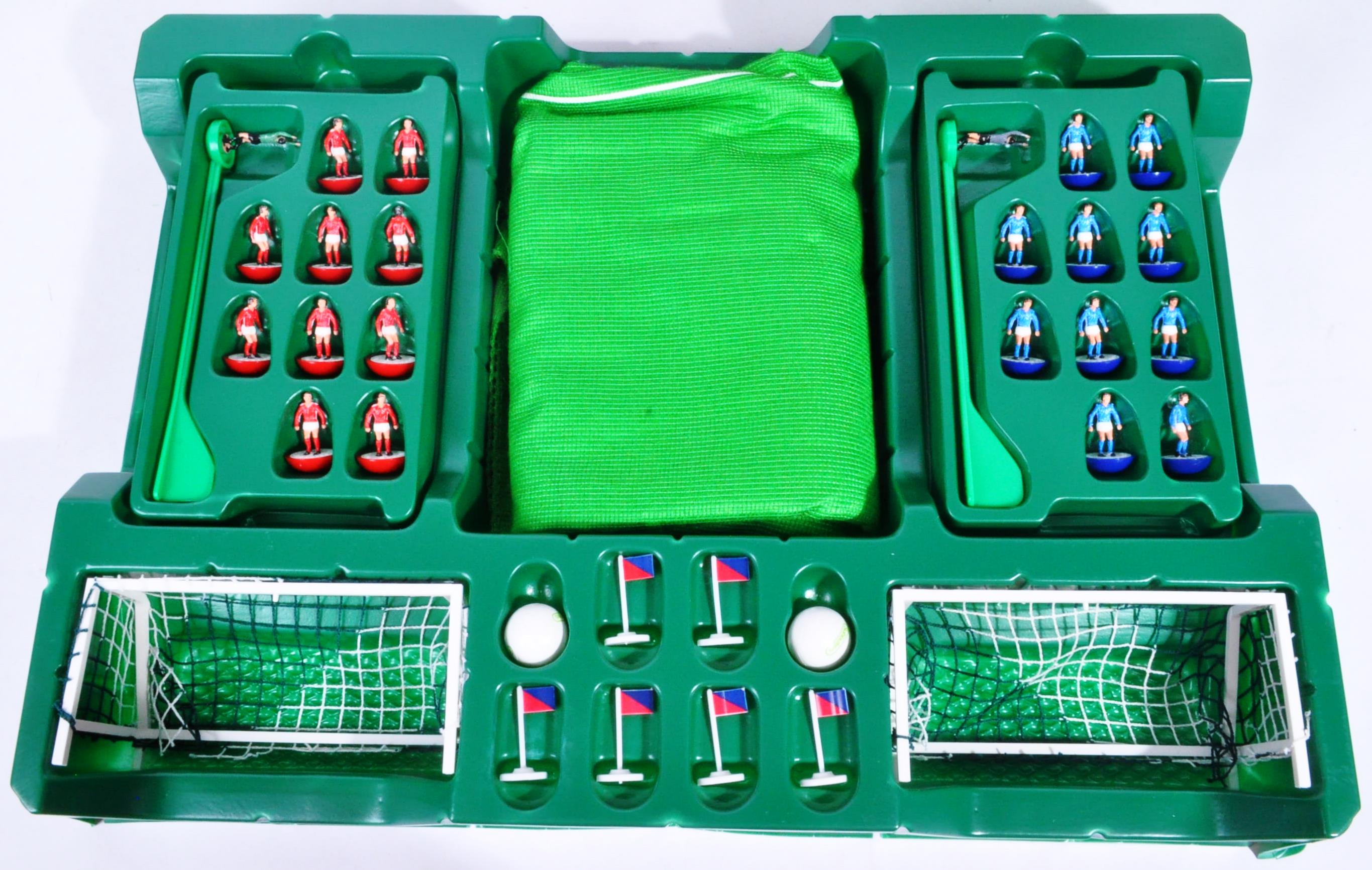 TWO ORIGINAL VINTAGE BOXED SUBBUTEO TABLE TOP FOOTBALL SETS - Image 3 of 13
